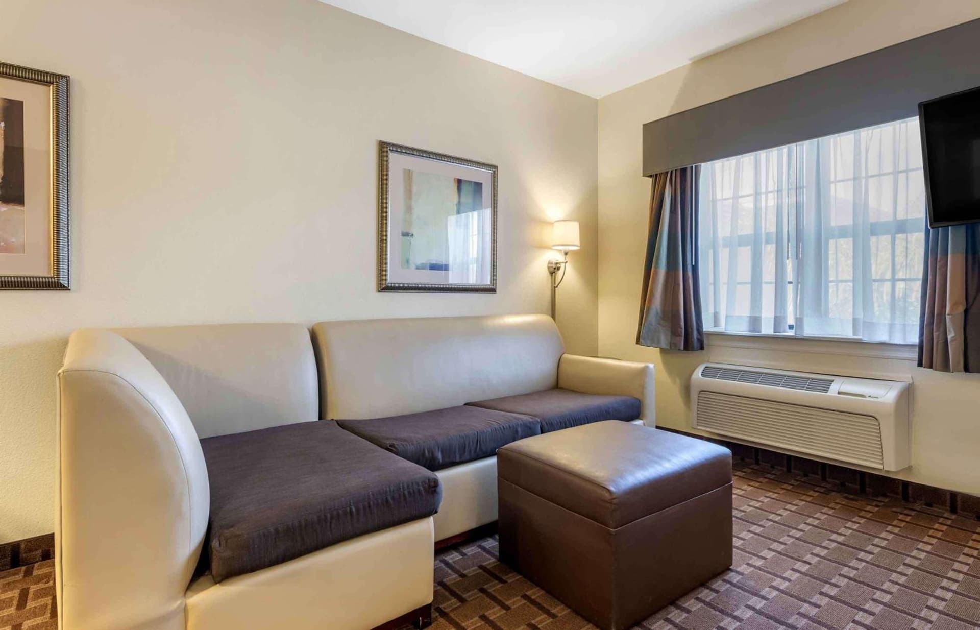 Extended Stay America Premier Suites Lakeland I4 gallery photo in Lakeland, FL — image 81