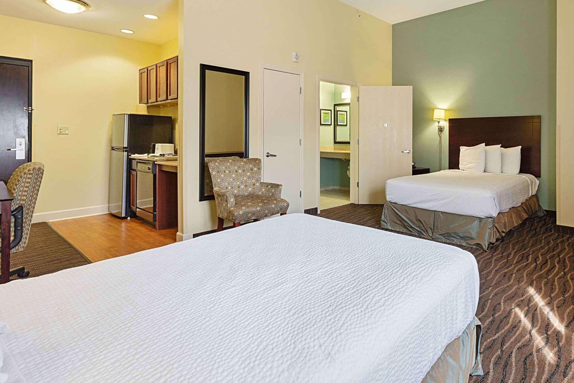 Extended Stay America Premier Suites Lakeland I4 gallery photo in Lakeland, FL — image 15