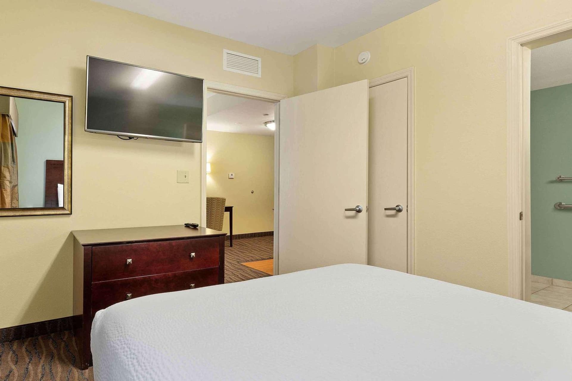 Extended Stay America Premier Suites Lakeland I4 gallery photo in Lakeland, FL — image 11