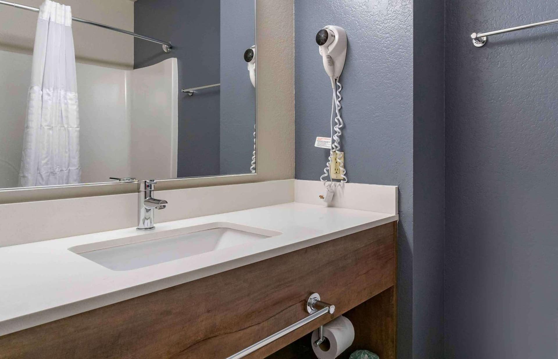 Extended Stay America Premier Suites Lakeland I4 gallery photo in Lakeland, FL — image 16