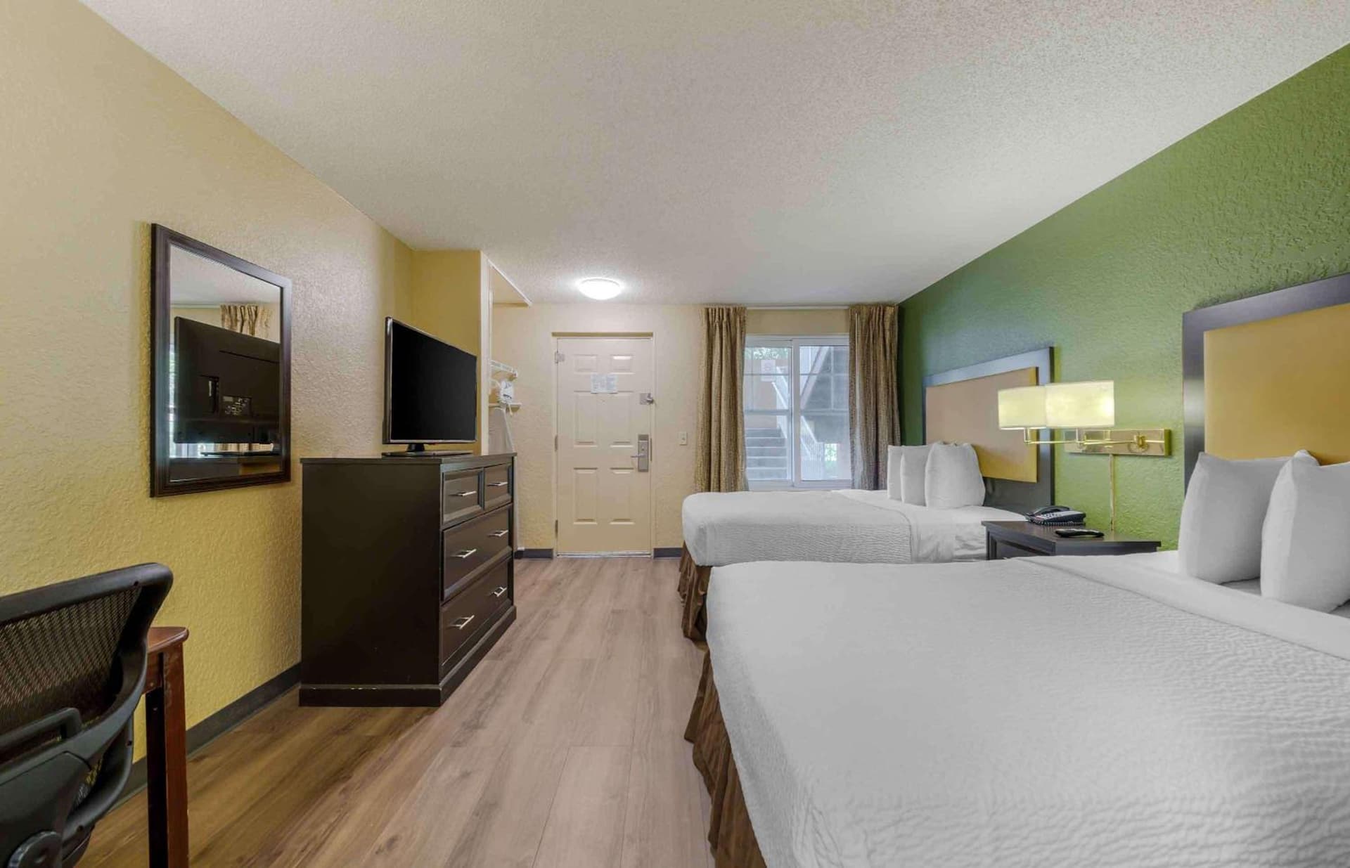 Extended Stay America Suites - Fort Lauderdale - Cypress Creek - Andrews Ave property views in Fort Lauderdale, FL — gallery photo 3