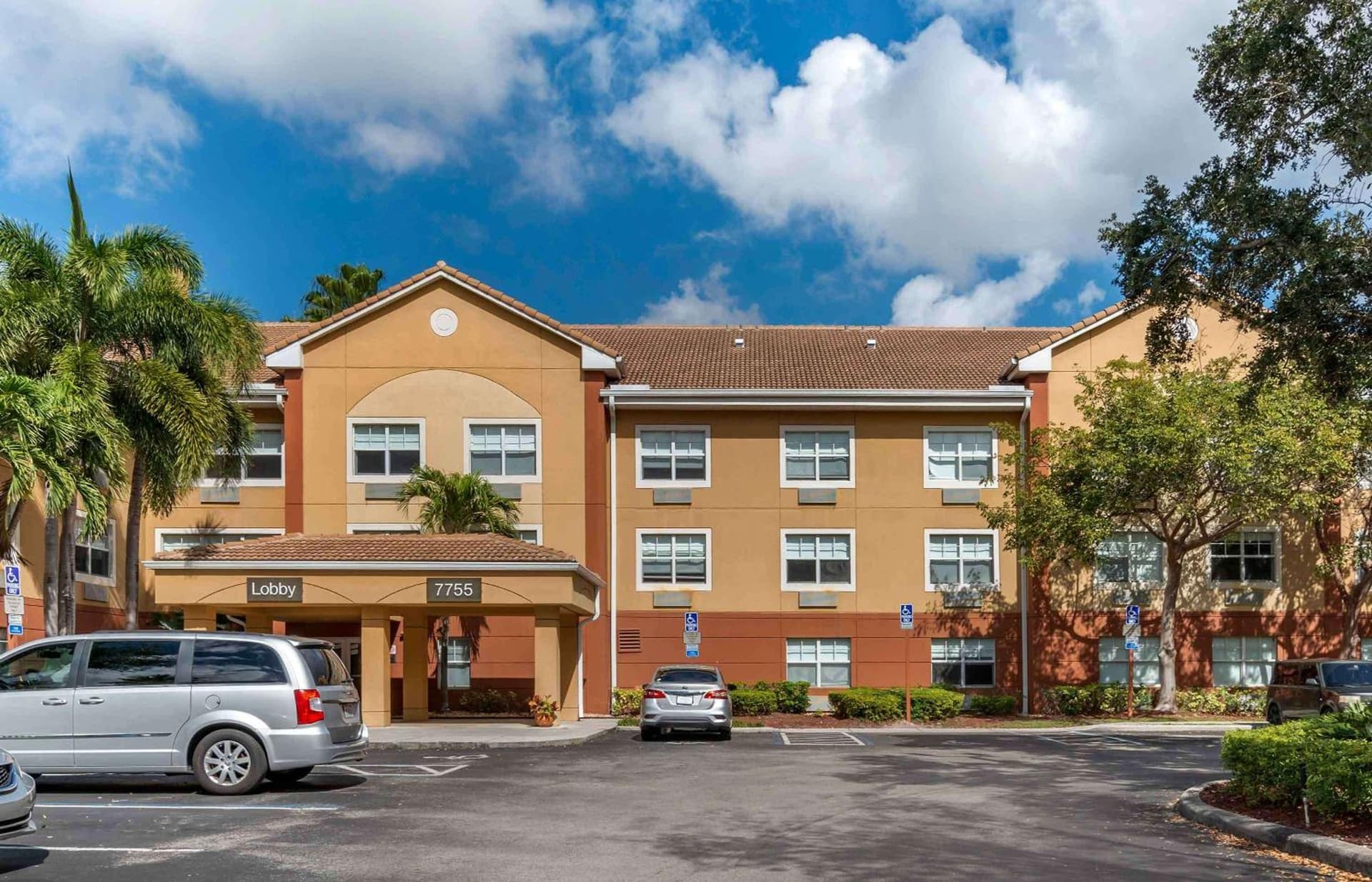 Extended Stay America Suites - Fort Lauderdale - Plantation interior in Plantation, FL — gallery photo 2
