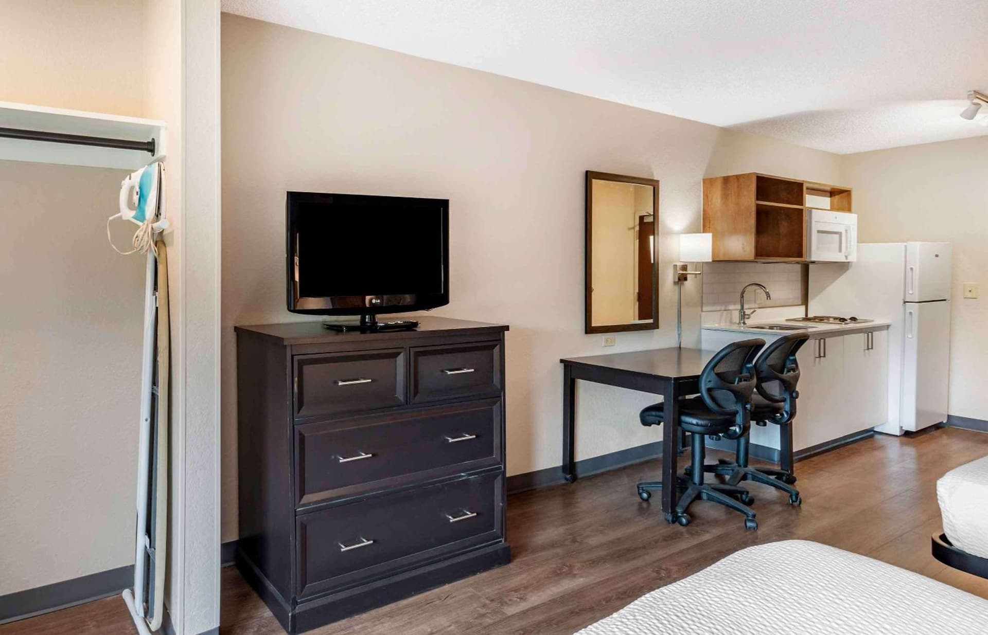 Extended Stay America Suites - Fort Lauderdale - Plantation gallery photo in Plantation, FL — image 31