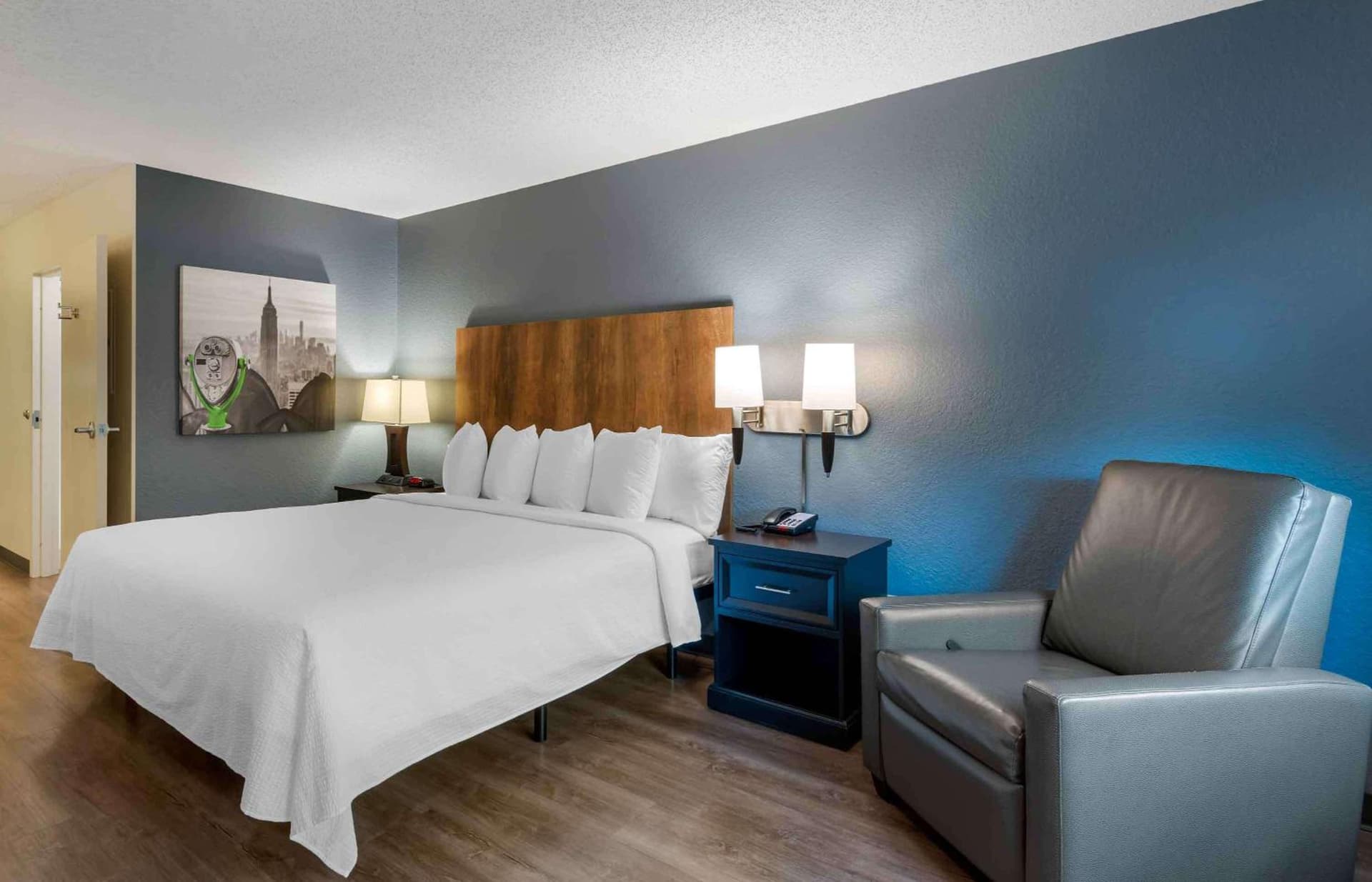 Extended Stay America Premier Suites - Miami - Coral Gables interior in Miami, FL — gallery photo 2