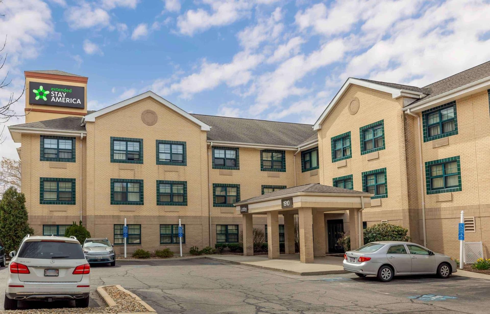 Extended Stay America Suites - Boston - Tewksbury property views in Tewksbury — gallery photo 3