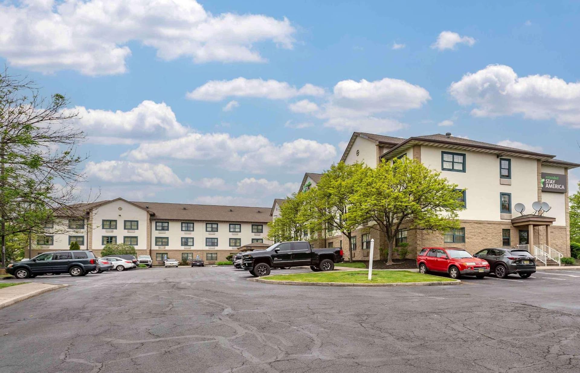 Extended Stay America Suites - Edison - Raritan Center property views in Edison — gallery photo 3