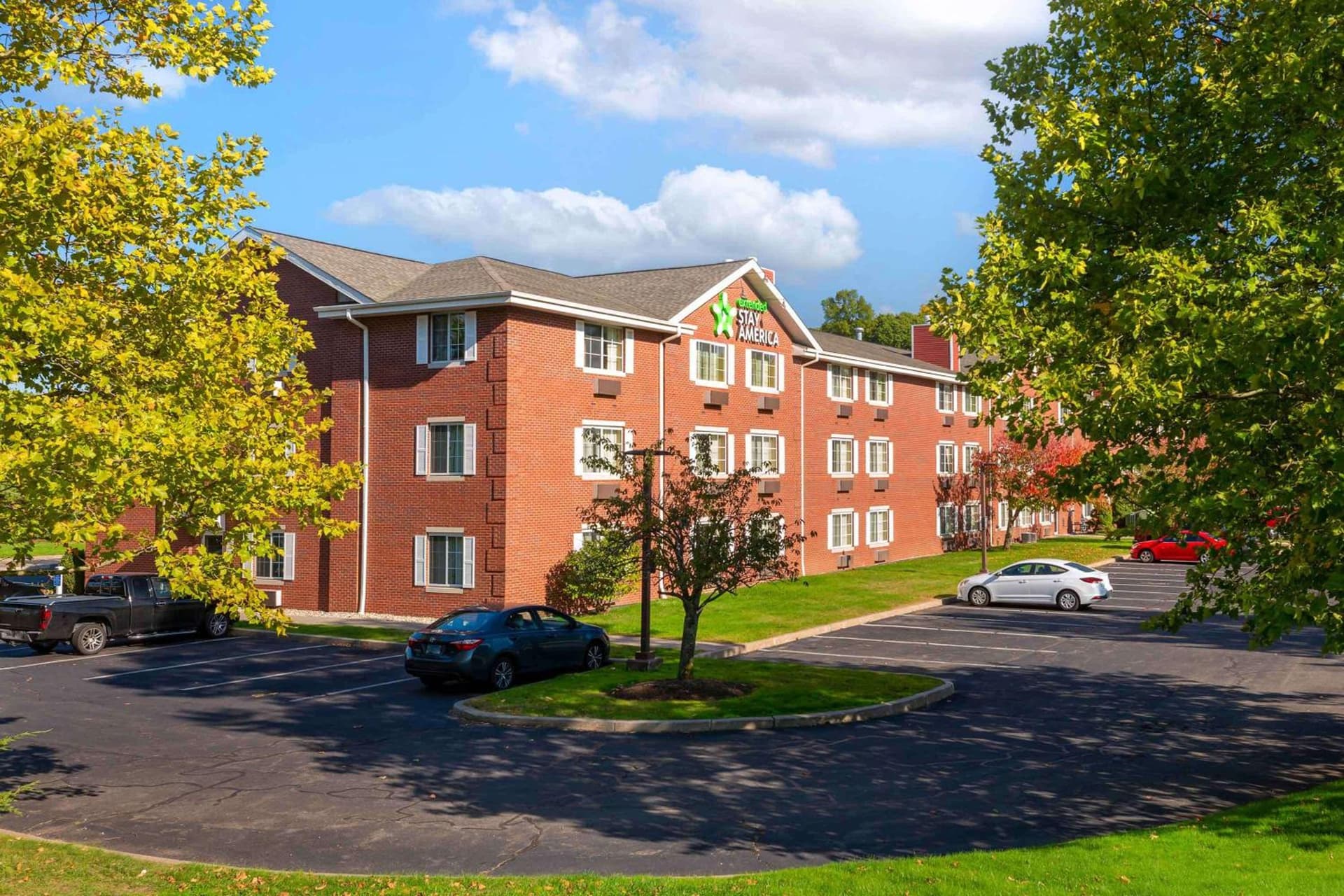 Extended Stay America Suites - Hartford - Farmington property views in Farmington — gallery photo 3