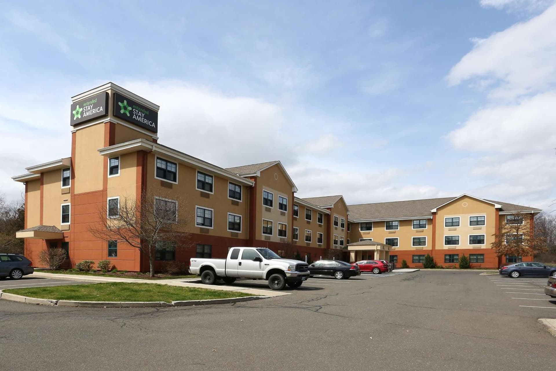 Extended Stay America Suites - Hartford - Meriden featured exterior or lobby in Meriden, CT — similar hotel