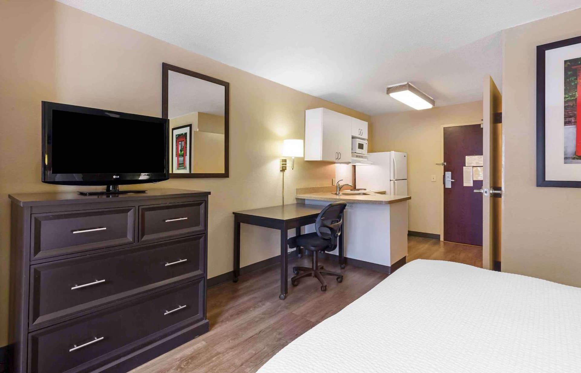 Extended Stay America Suites - Nashua - Manchester gallery photo in Nashua, NH — image 9