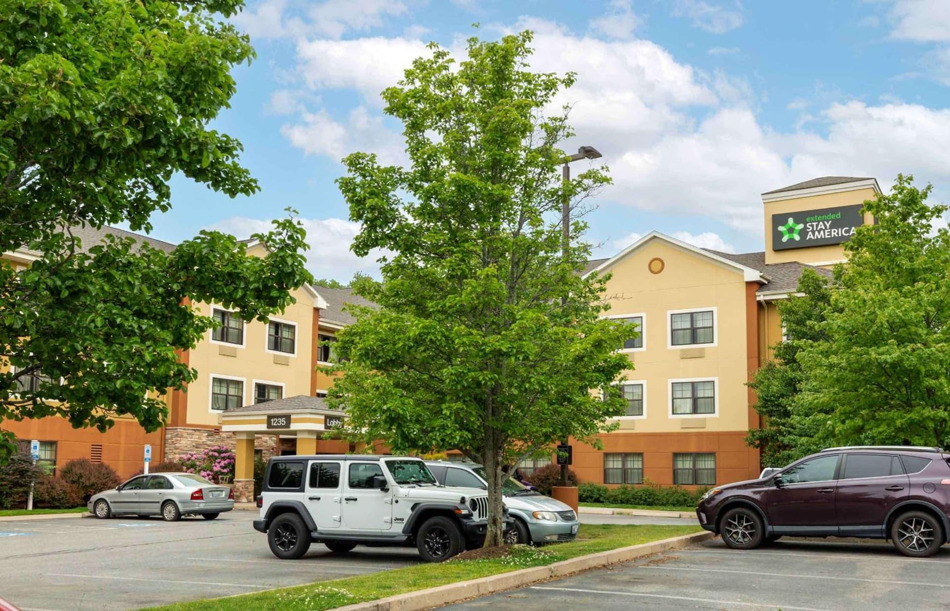 Extended Stay America - Providence - West Warwick property views in West Warwick, RI — gallery photo 3