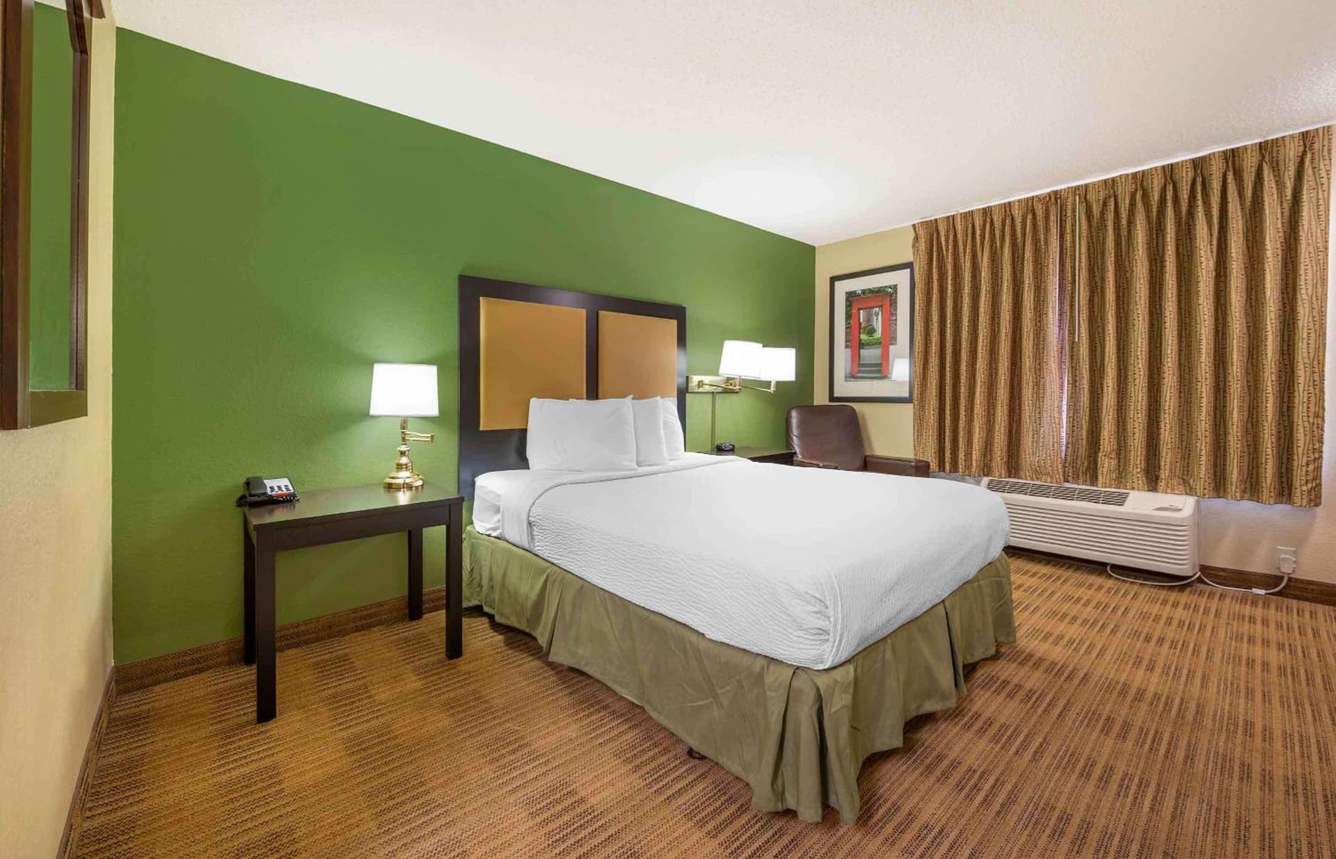 Extended Stay America Suites - Champaign - Urbana interior in Champaign, IL — gallery photo 2