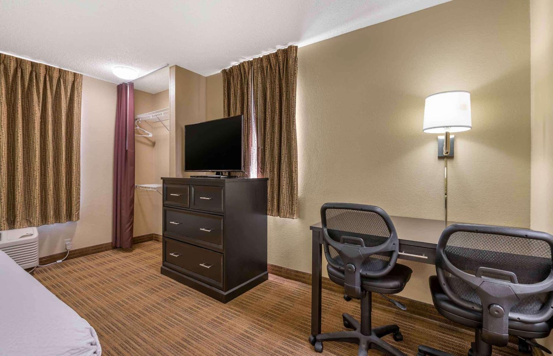 Extended Stay America Suites - Champaign - Urbana gallery photo in Champaign, IL — image 17