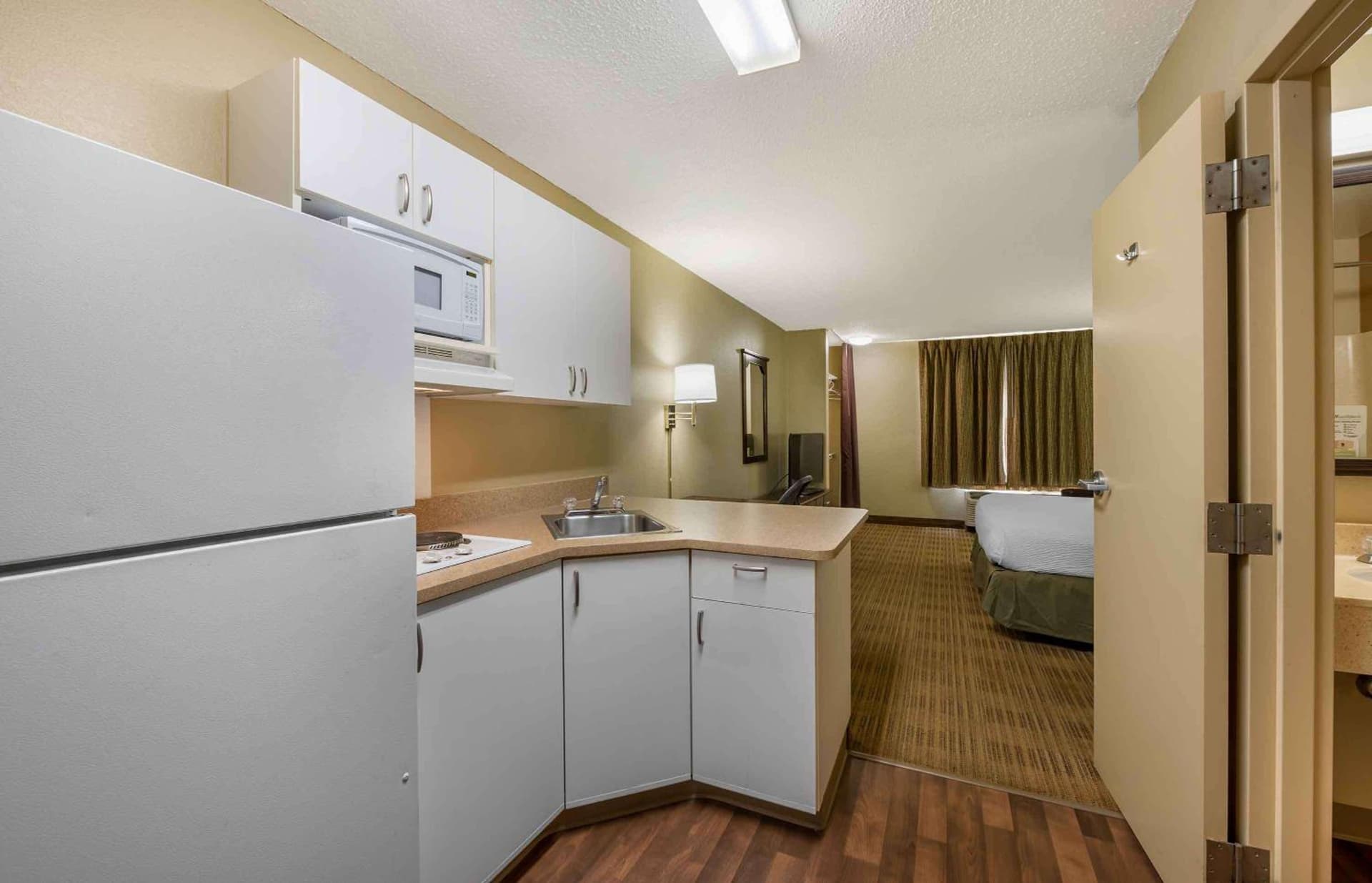 Extended Stay America Suites - Champaign - Urbana gallery photo in Champaign, IL — image 42