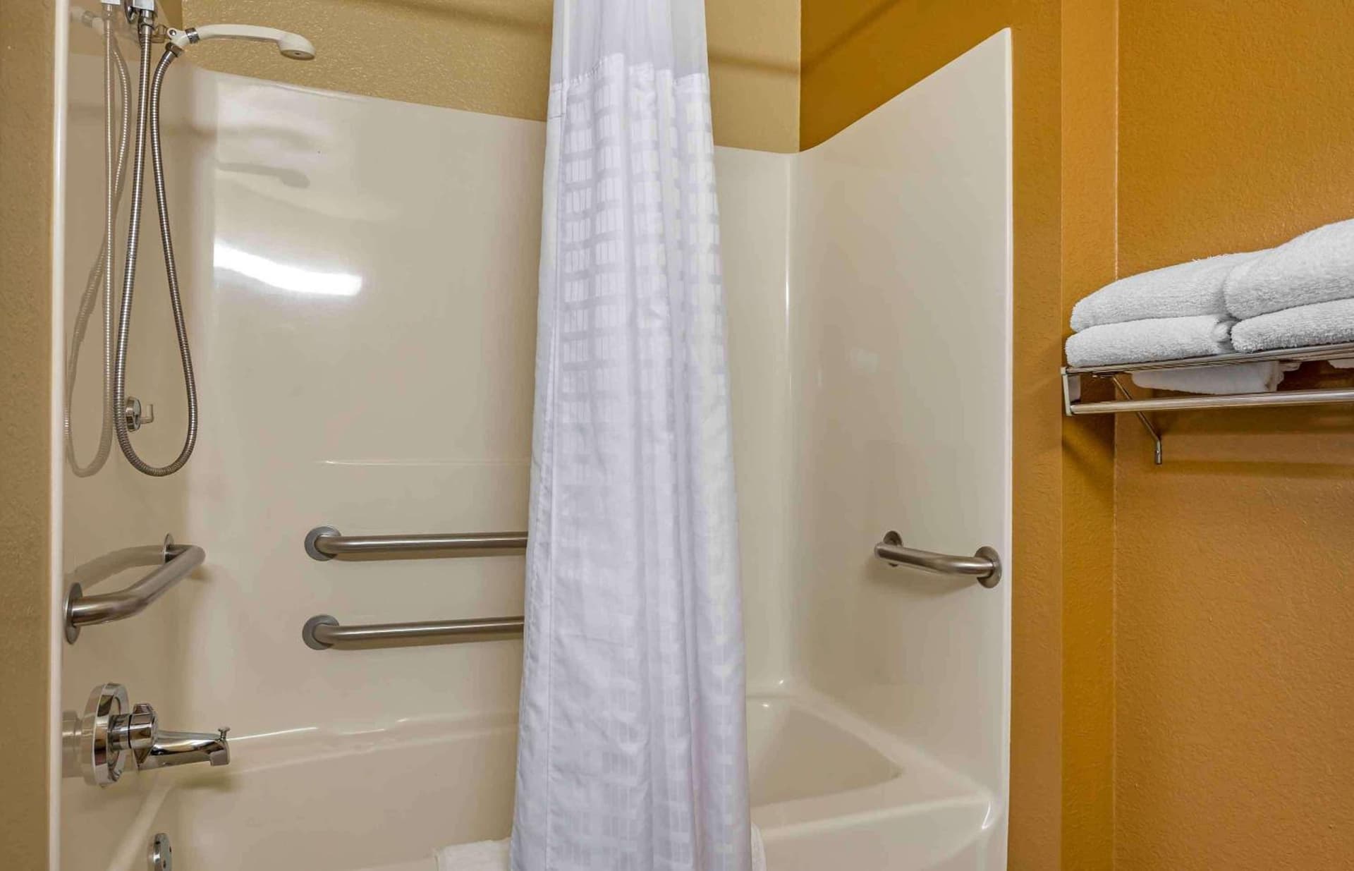 Extended Stay America Suites - Champaign - Urbana gallery photo in Champaign, IL — image 37