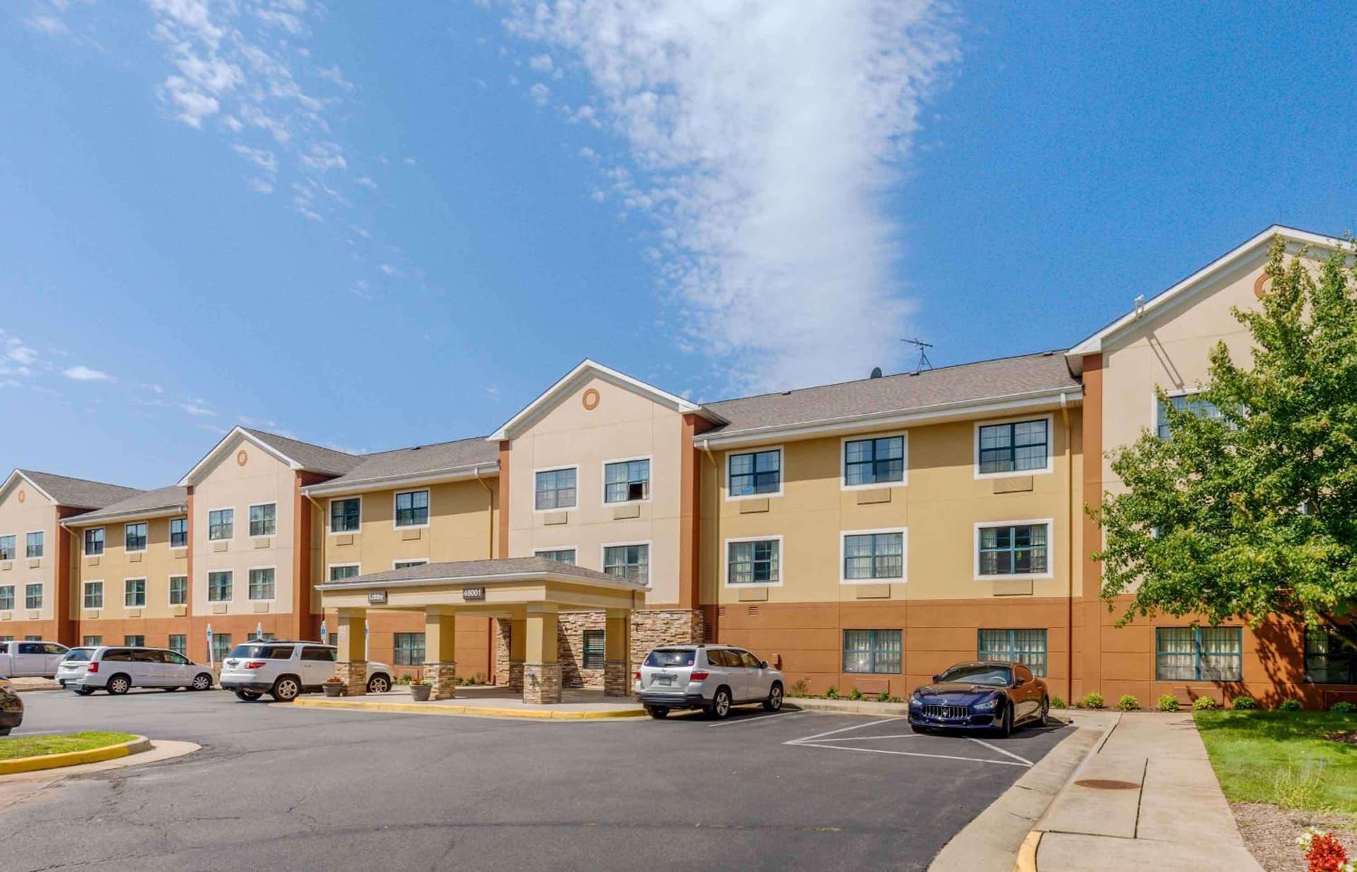 Extended Stay America Suites - Washington, DC - Sterling interior in Sterling, VA — gallery photo 2