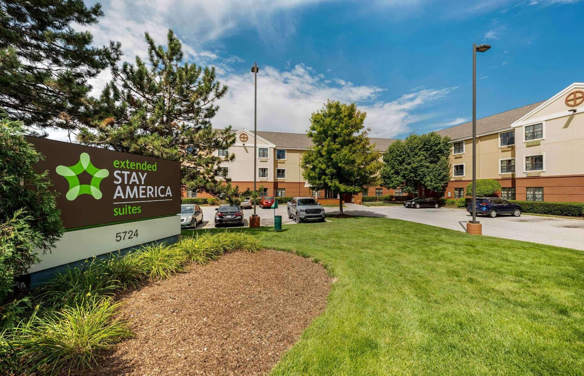 Extended Stay America Suites - Chicago - Gurnee featured exterior or lobby in Gurnee, IL — similar hotel