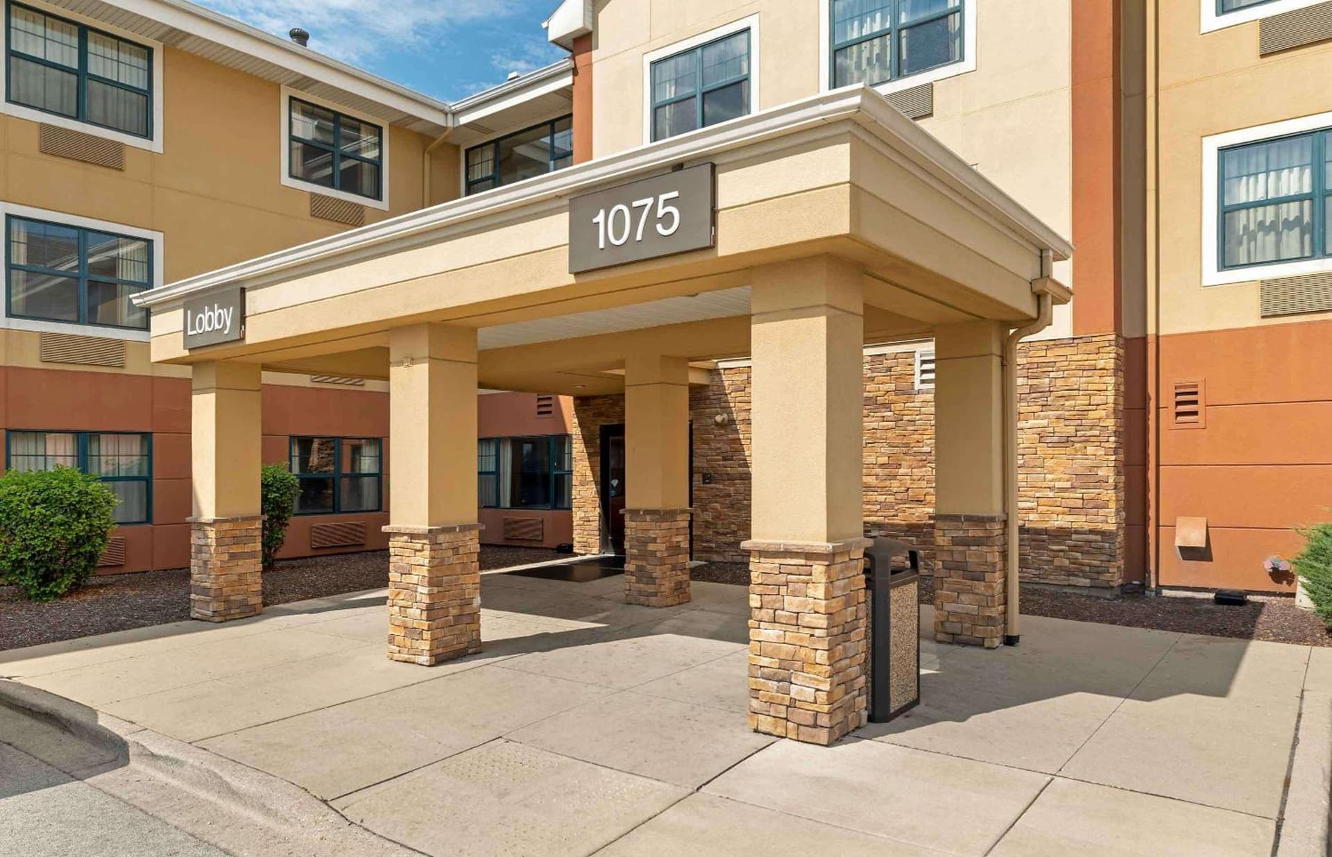 Extended Stay America Select Suites - Chicago - Hanover Park property views in Hanover Park, IL — gallery photo 3