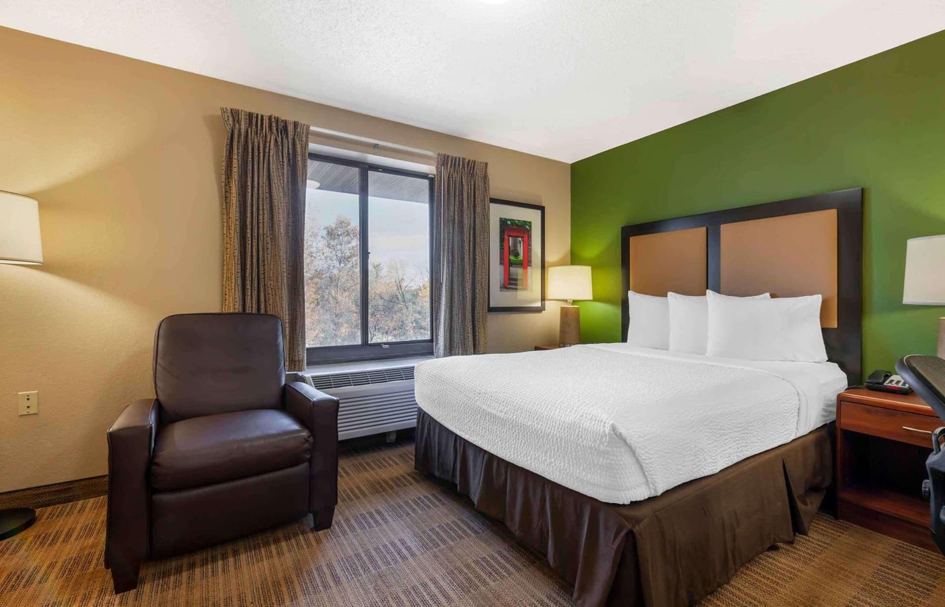 Extended Stay America Select Suites - Rockford - State Street gallery photo in Rockford, IL — image 24