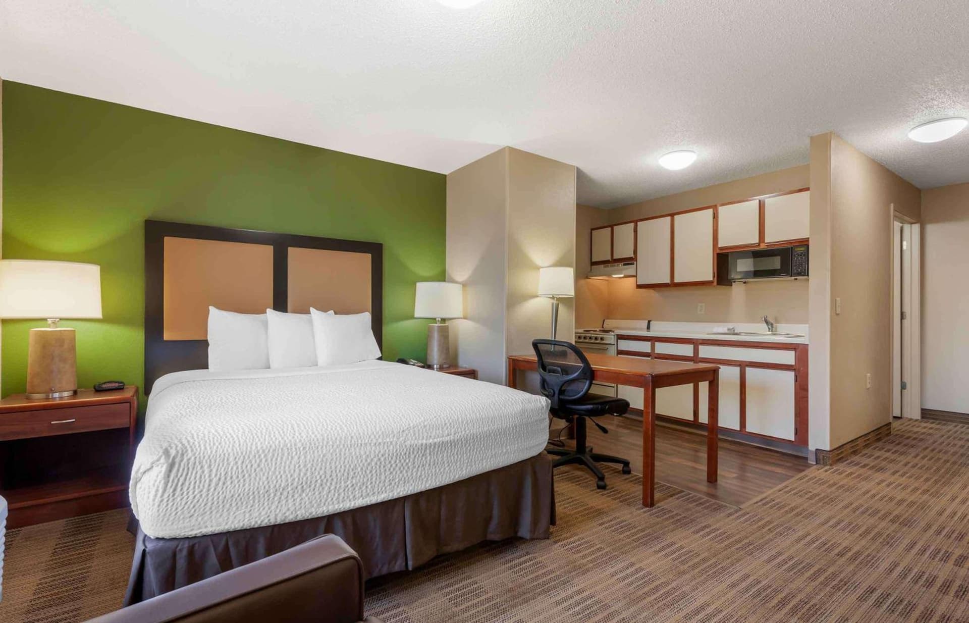 Extended Stay America Select Suites - Rockford - State Street gallery photo in Rockford, IL — image 48