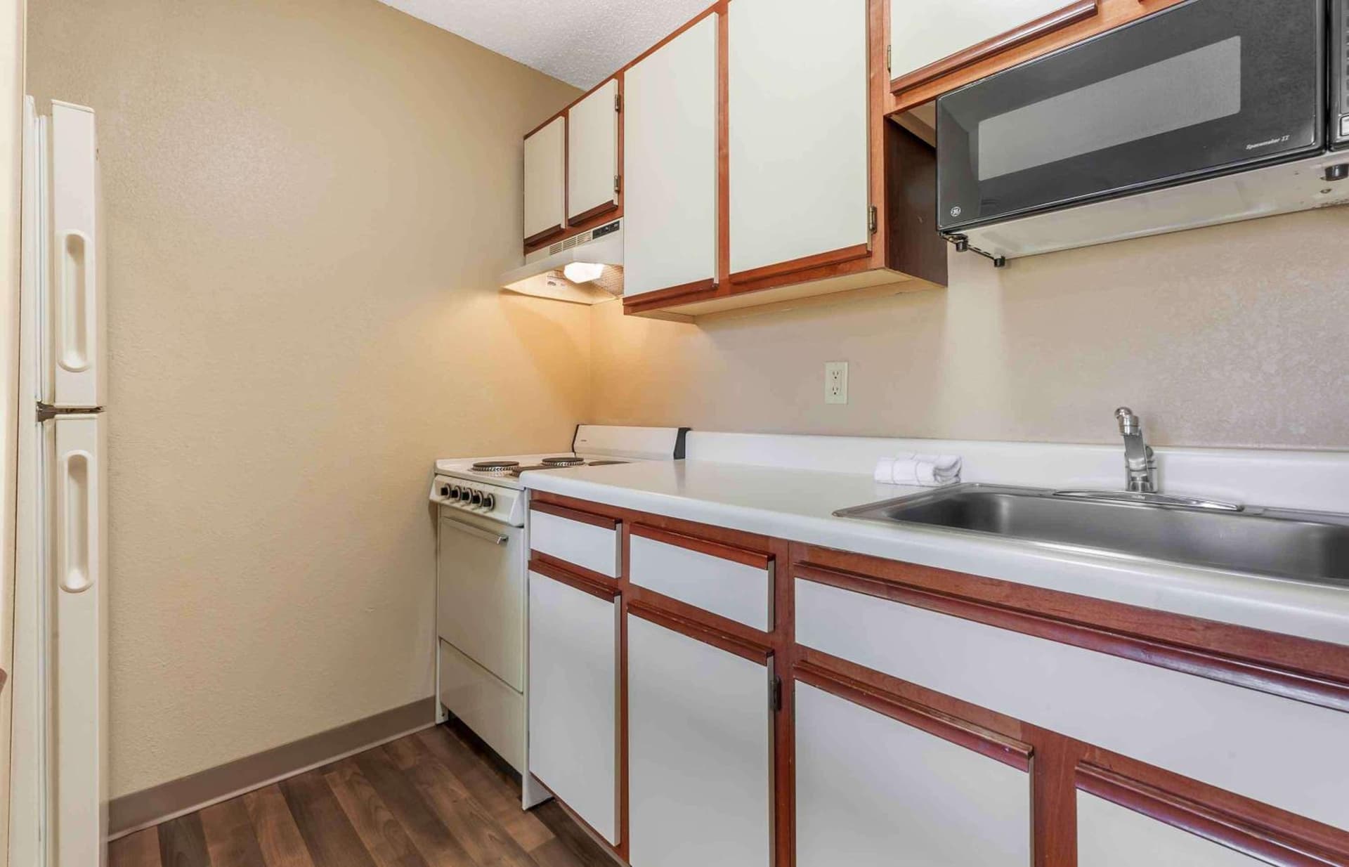 Extended Stay America Select Suites - Rockford - State Street gallery photo in Rockford, IL — image 23