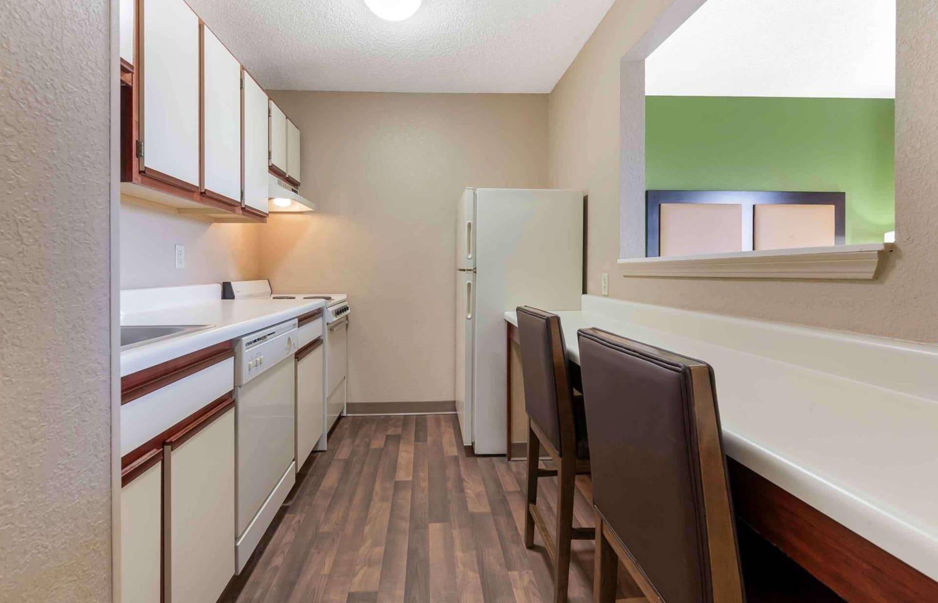 Extended Stay America Select Suites - Rockford - State Street gallery photo in Rockford, IL — image 50