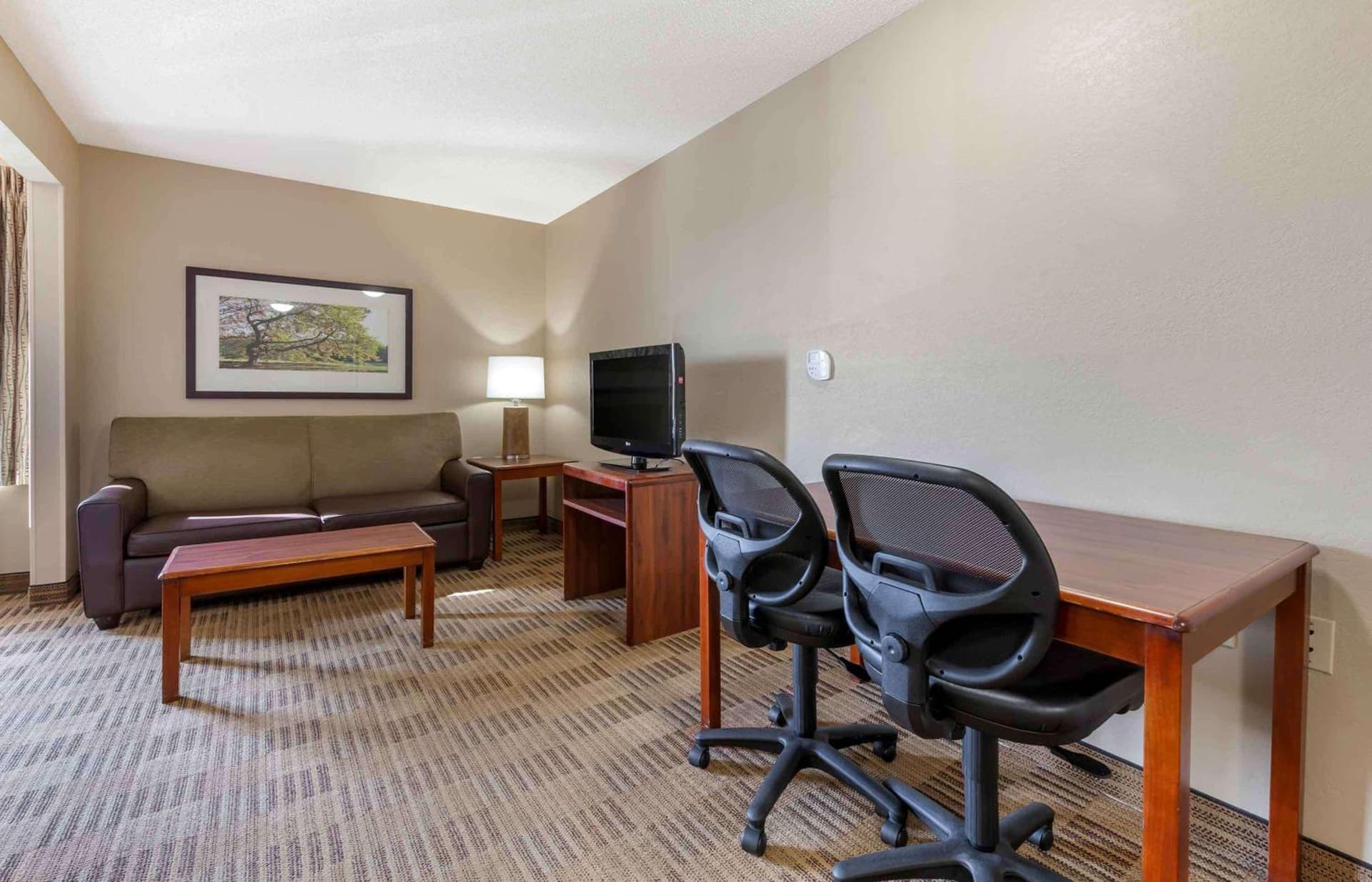 Extended Stay America Select Suites - Rockford - State Street gallery photo in Rockford, IL — image 22
