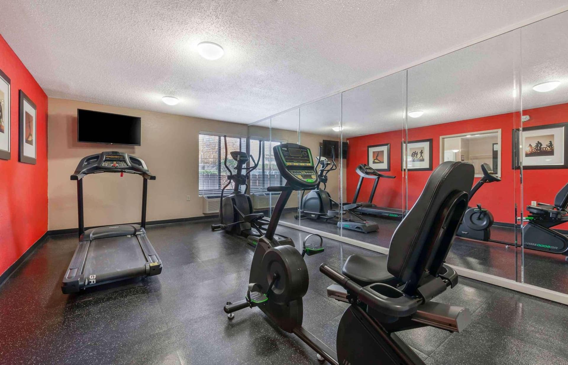 Extended Stay America Select Suites - Rockford - State Street gallery photo in Rockford, IL — image 35