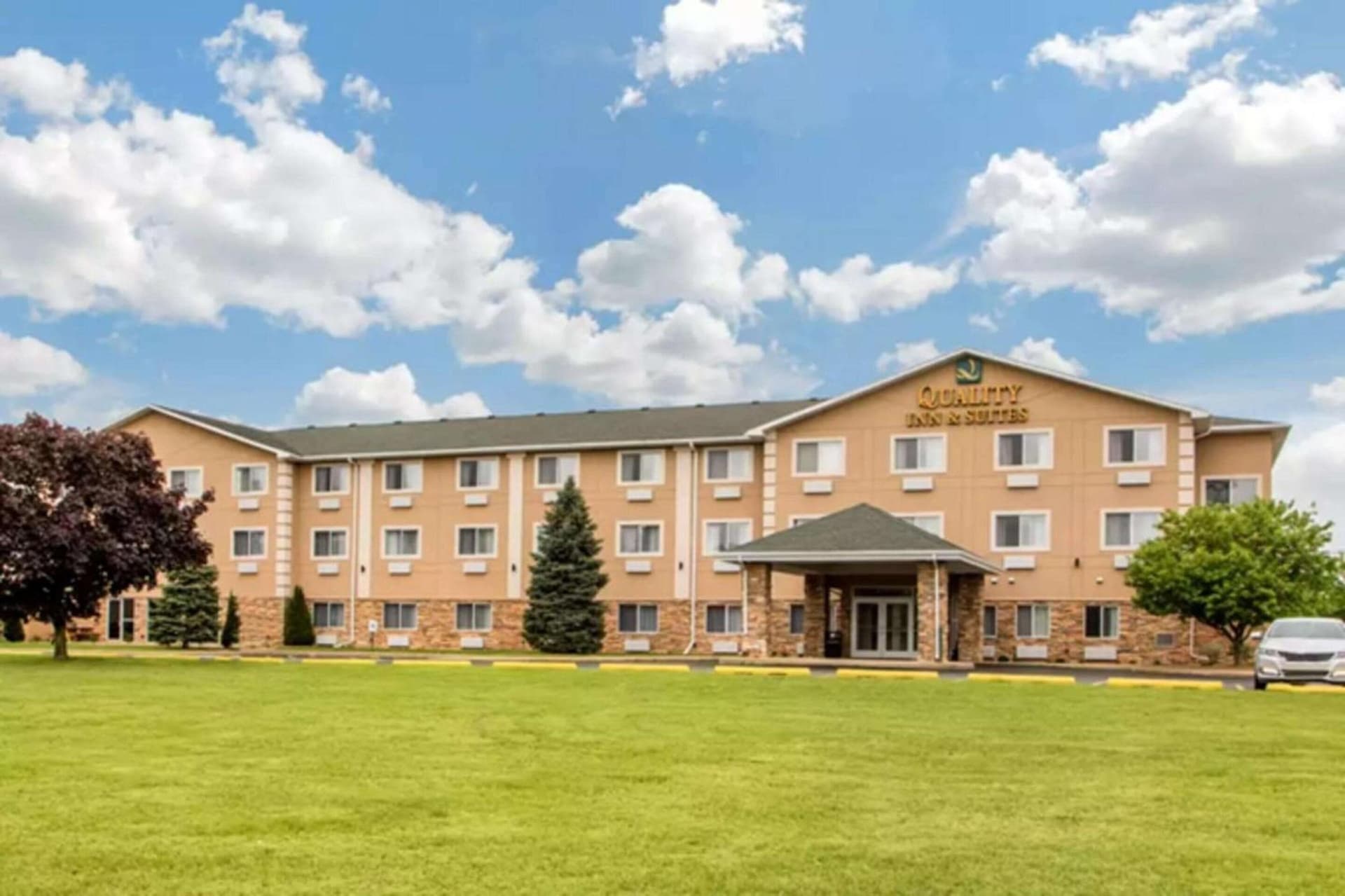 Comfort Inn & Suites Wisconsin Dells interior in Wisconsin Dells, WI — gallery photo 2