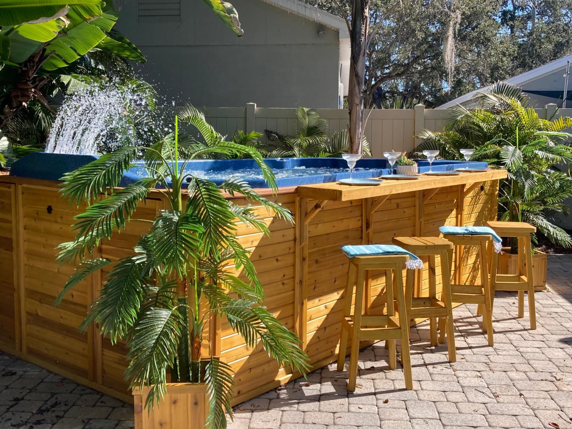 3Gulls Inn Ozona-Boutique Hotel-Steps from Restaurants & Brewery-SwimSpa Pool-Pet Friendly gallery photo in Palm Harbor, FL — image 62