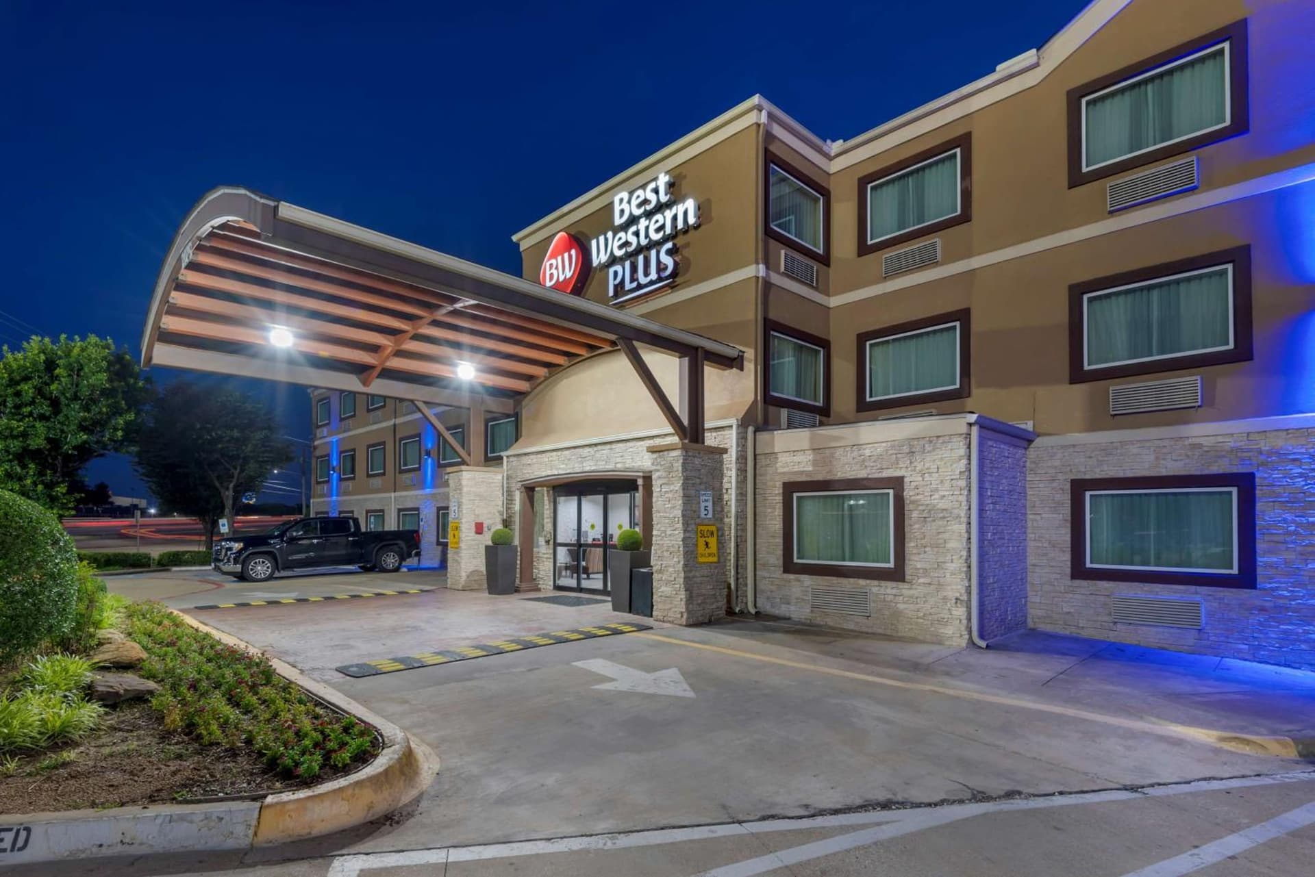 Best Western Plus Arlington North Hotel & Suites gallery photo in Arlington, TX — image 23