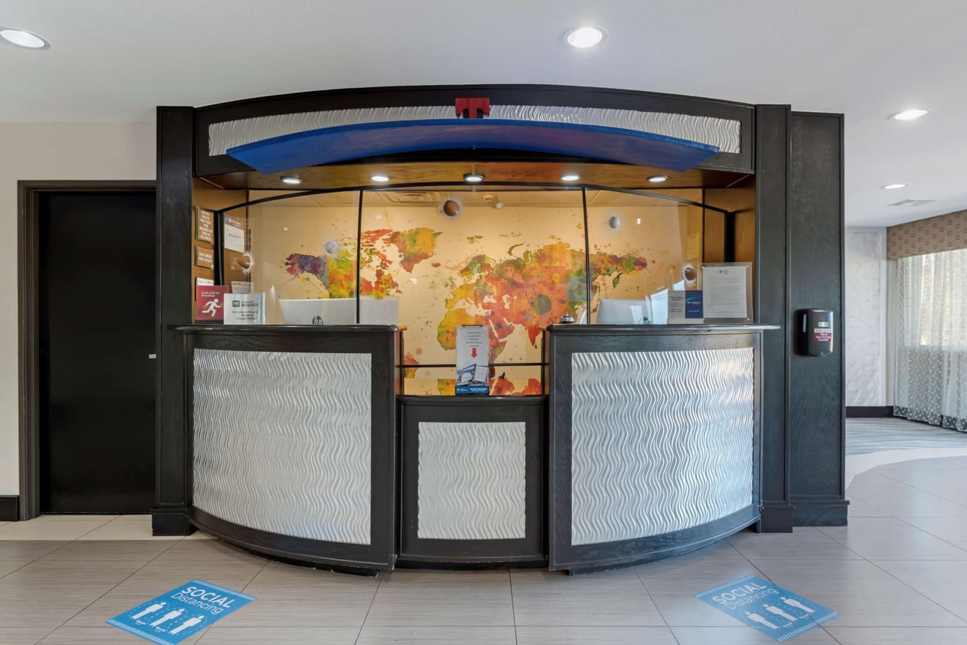 Best Western Plus Arlington North Hotel & Suites gallery photo in Arlington, TX — image 9