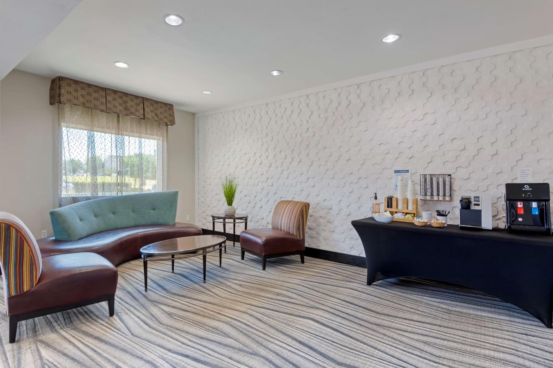 Best Western Plus Arlington North Hotel & Suites gallery photo in Arlington, TX — image 26