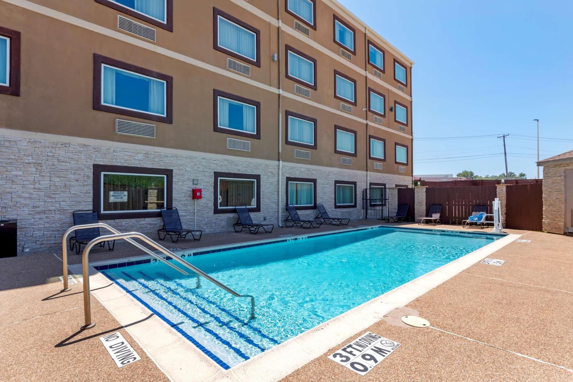 Best Western Plus Arlington North Hotel & Suites gallery photo in Arlington, TX — image 10