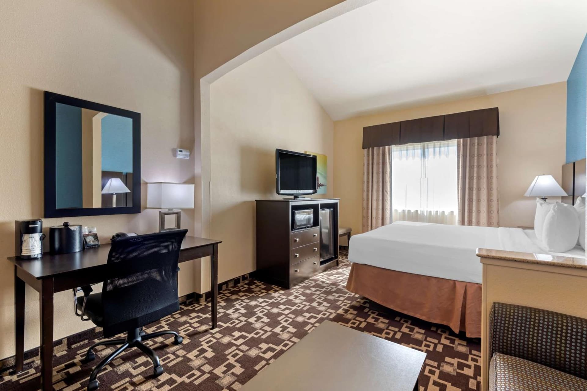 Best Western Plus Arlington North Hotel & Suites gallery photo in Arlington, TX — image 25