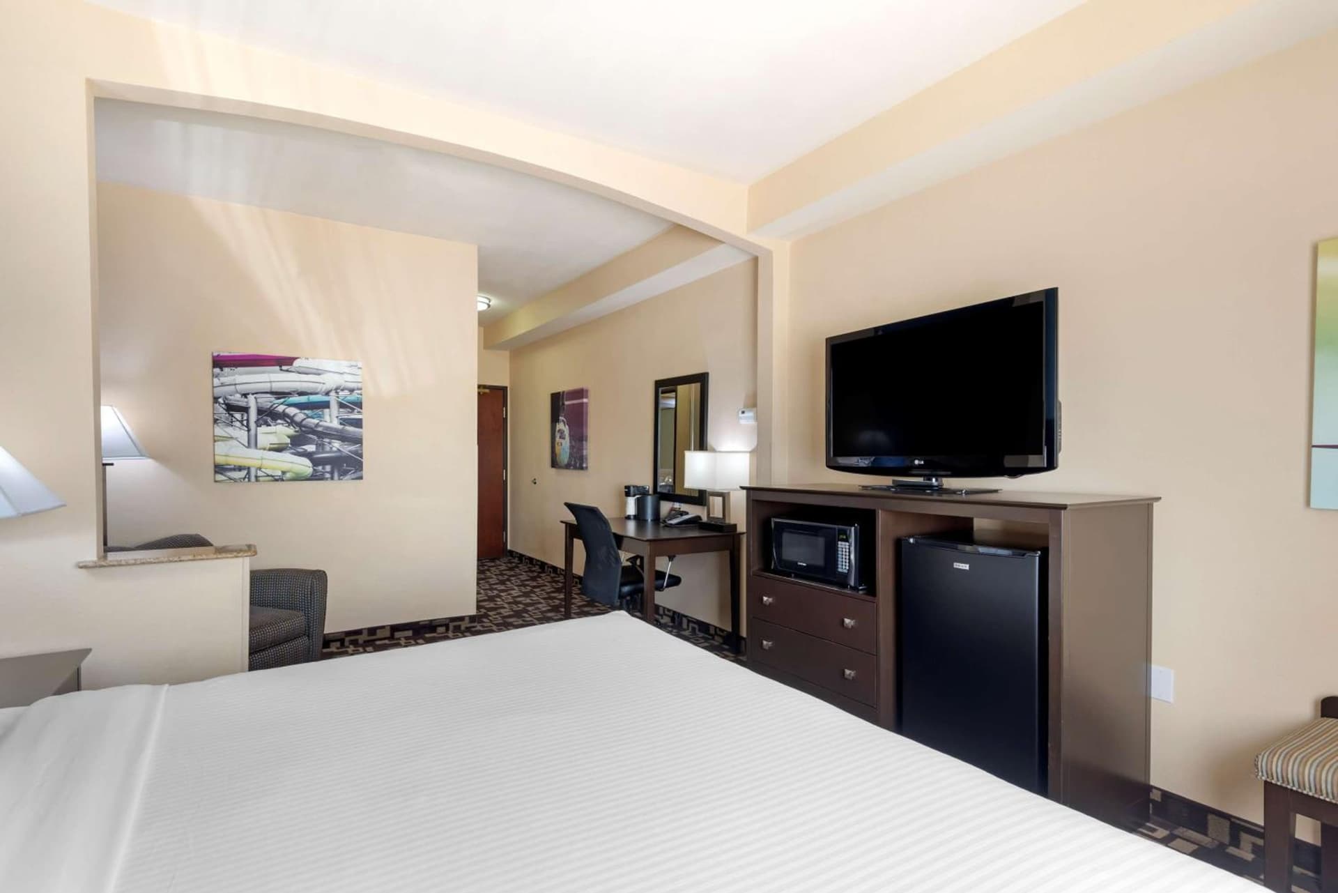 Best Western Plus Arlington North Hotel & Suites gallery photo in Arlington, TX — image 34