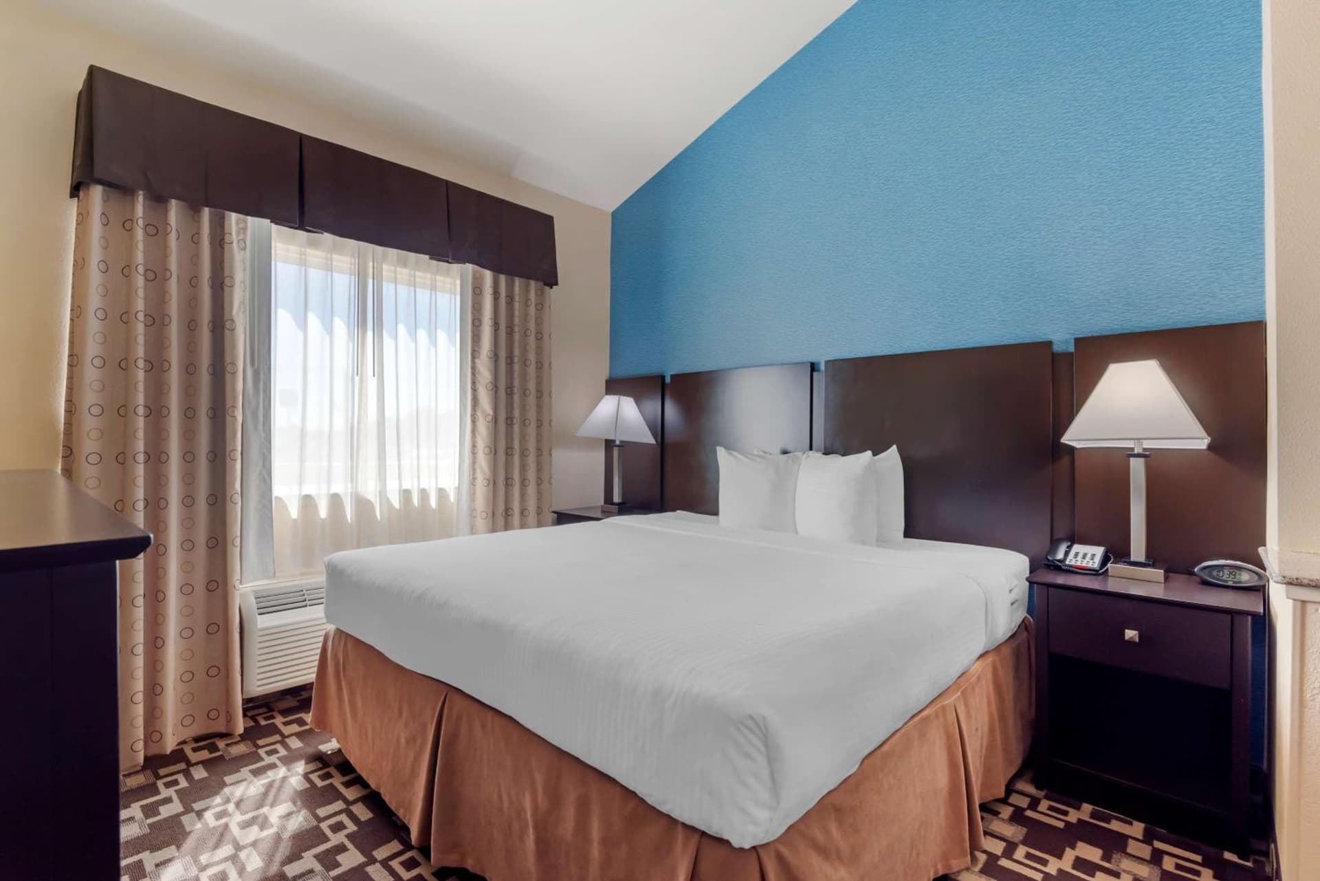 Best Western Plus Arlington North Hotel & Suites gallery photo in Arlington, TX — image 27