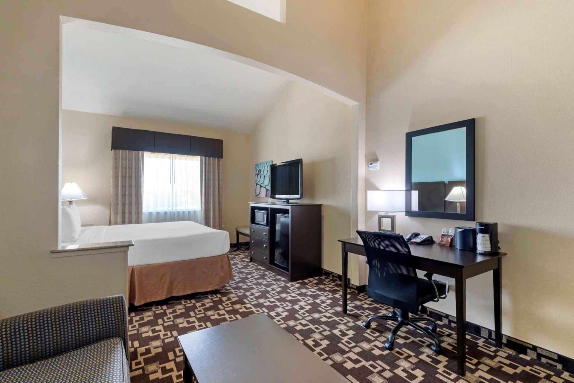 Best Western Plus Arlington North Hotel & Suites gallery photo in Arlington, TX — image 32