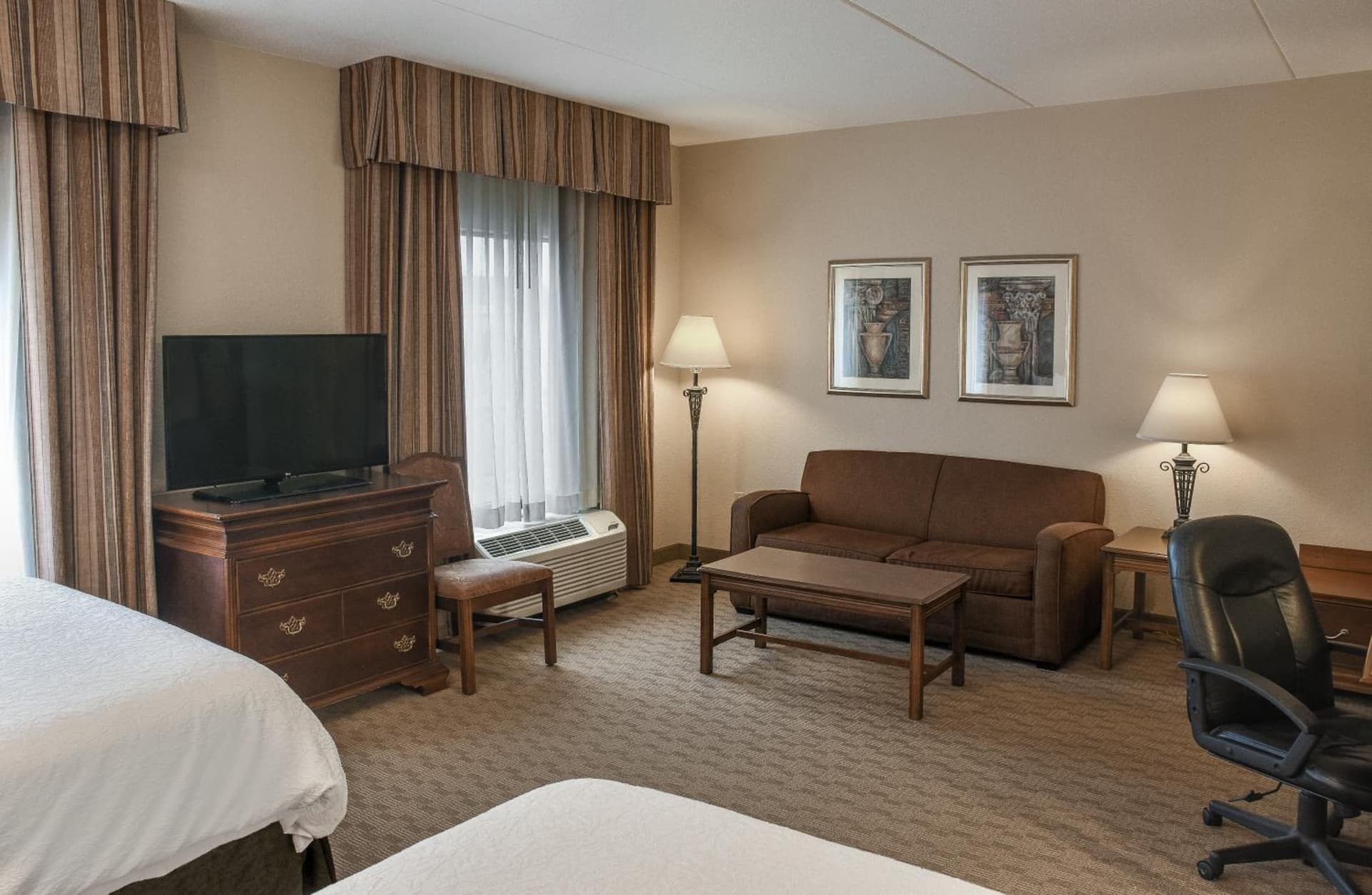 Hampton Inn & Suites Youngstown-Canfield gallery photo in Canfield, OH — image 27