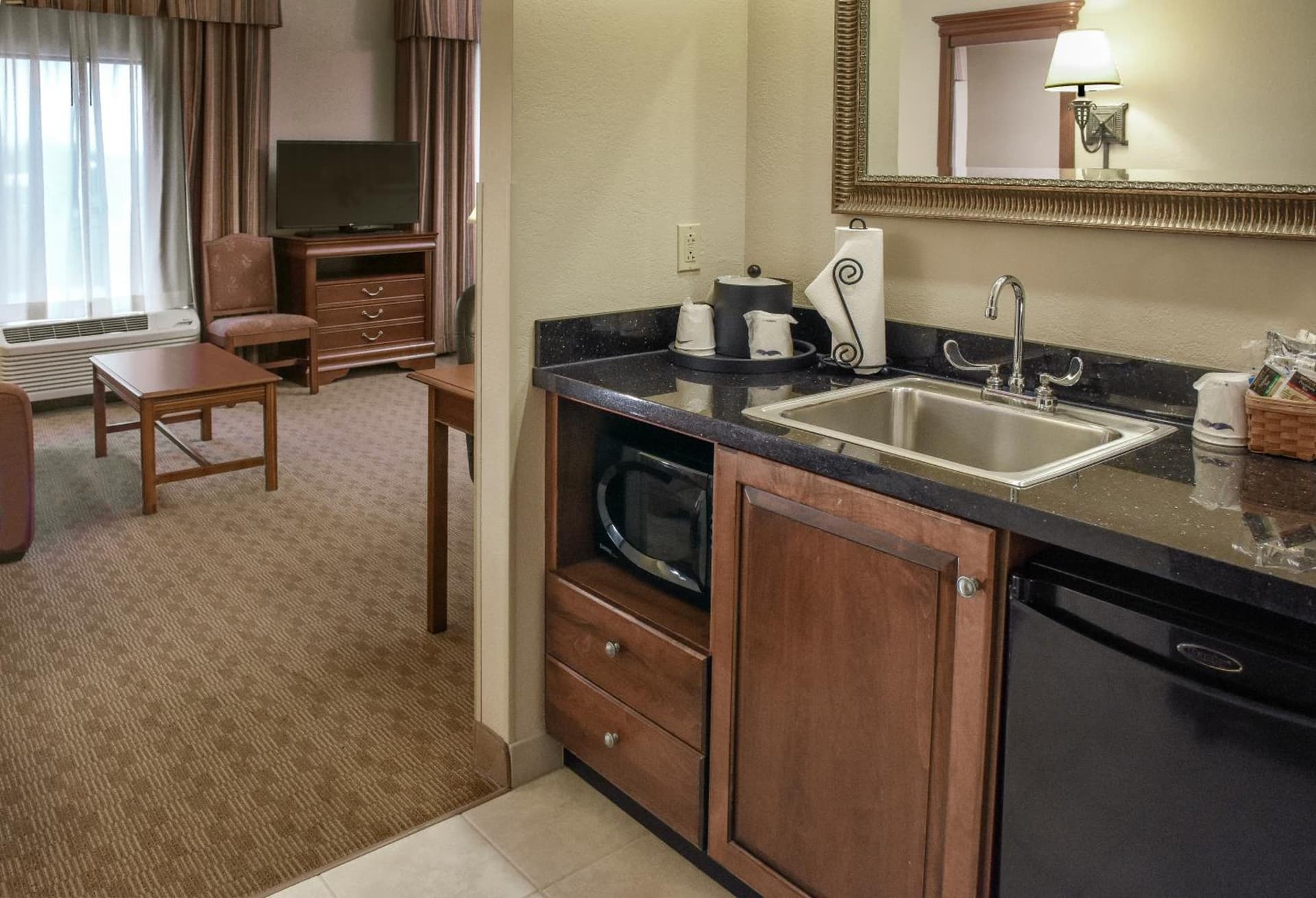 Hampton Inn & Suites Youngstown-Canfield property views in Canfield, OH — gallery photo 3