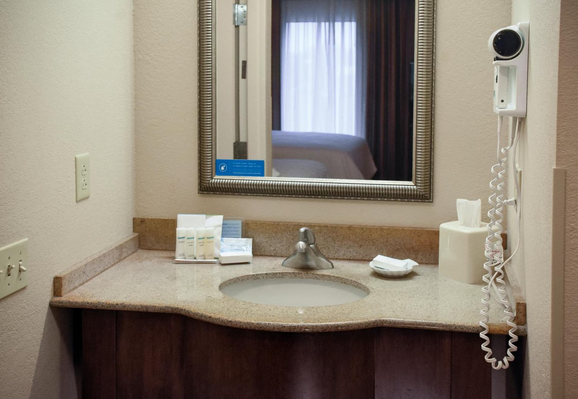 Hampton Inn & Suites Youngstown-Canfield gallery photo in Canfield, OH — image 49