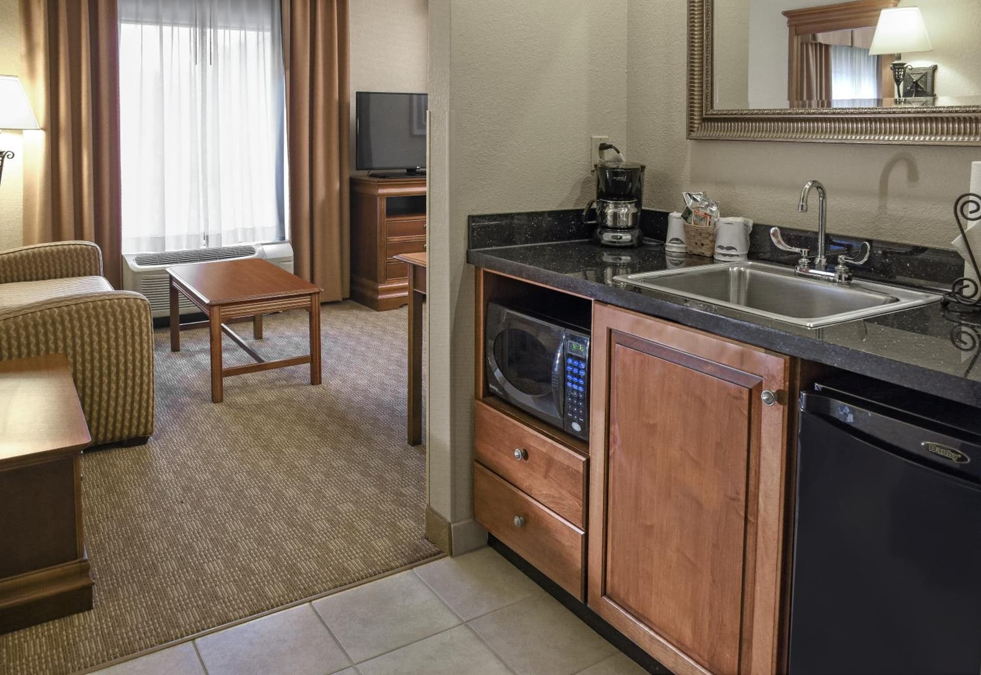 Hampton Inn & Suites Youngstown-Canfield gallery photo in Canfield, OH — image 36
