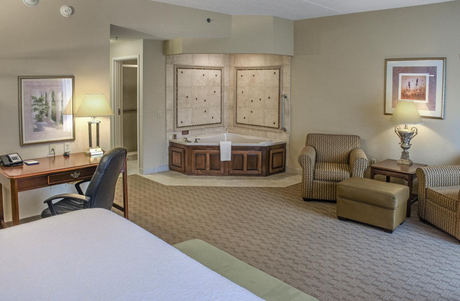 Hampton Inn & Suites Youngstown-Canfield gallery photo in Canfield, OH — image 47