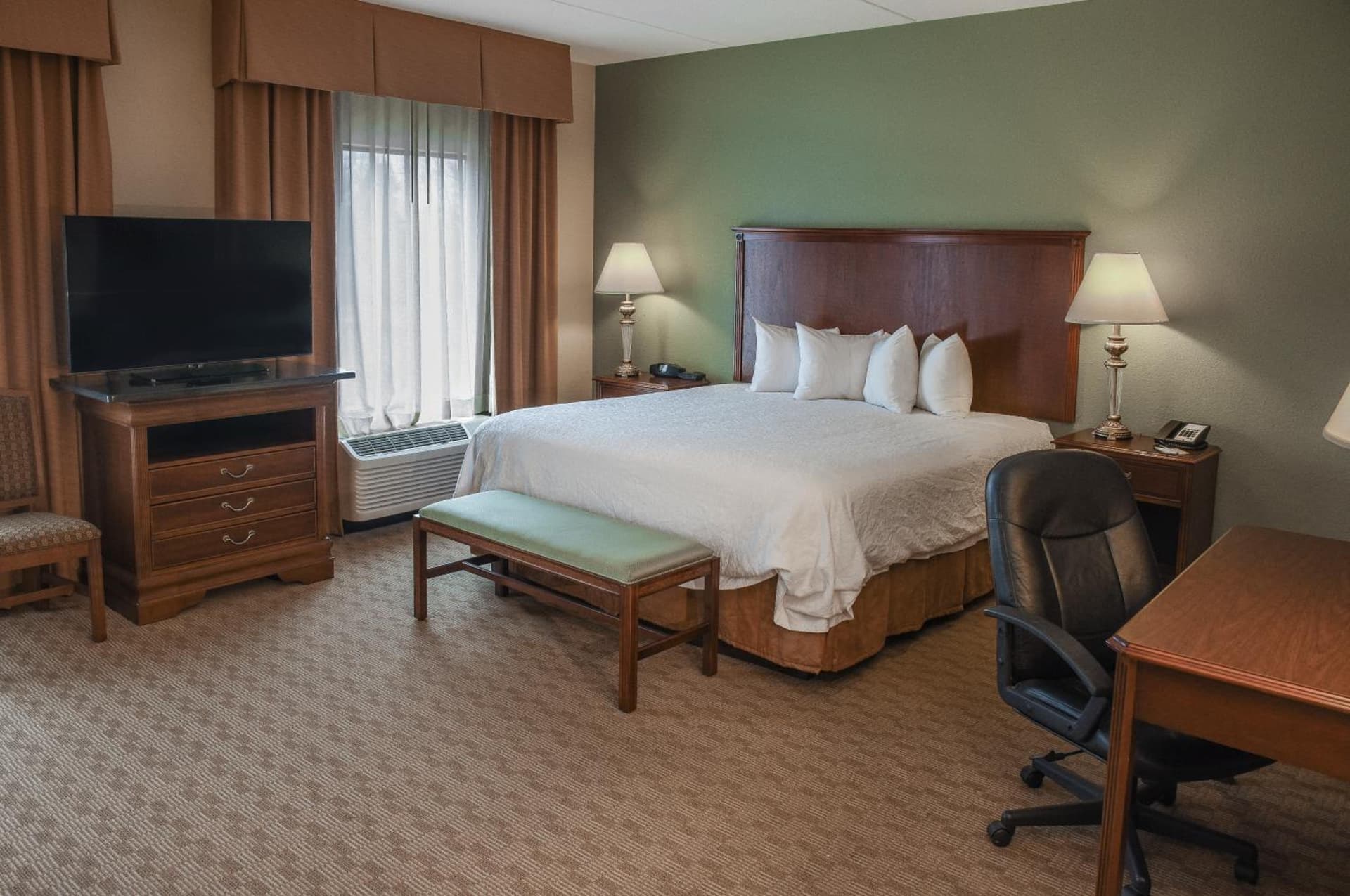 Hampton Inn & Suites Youngstown-Canfield gallery photo in Canfield, OH — image 40