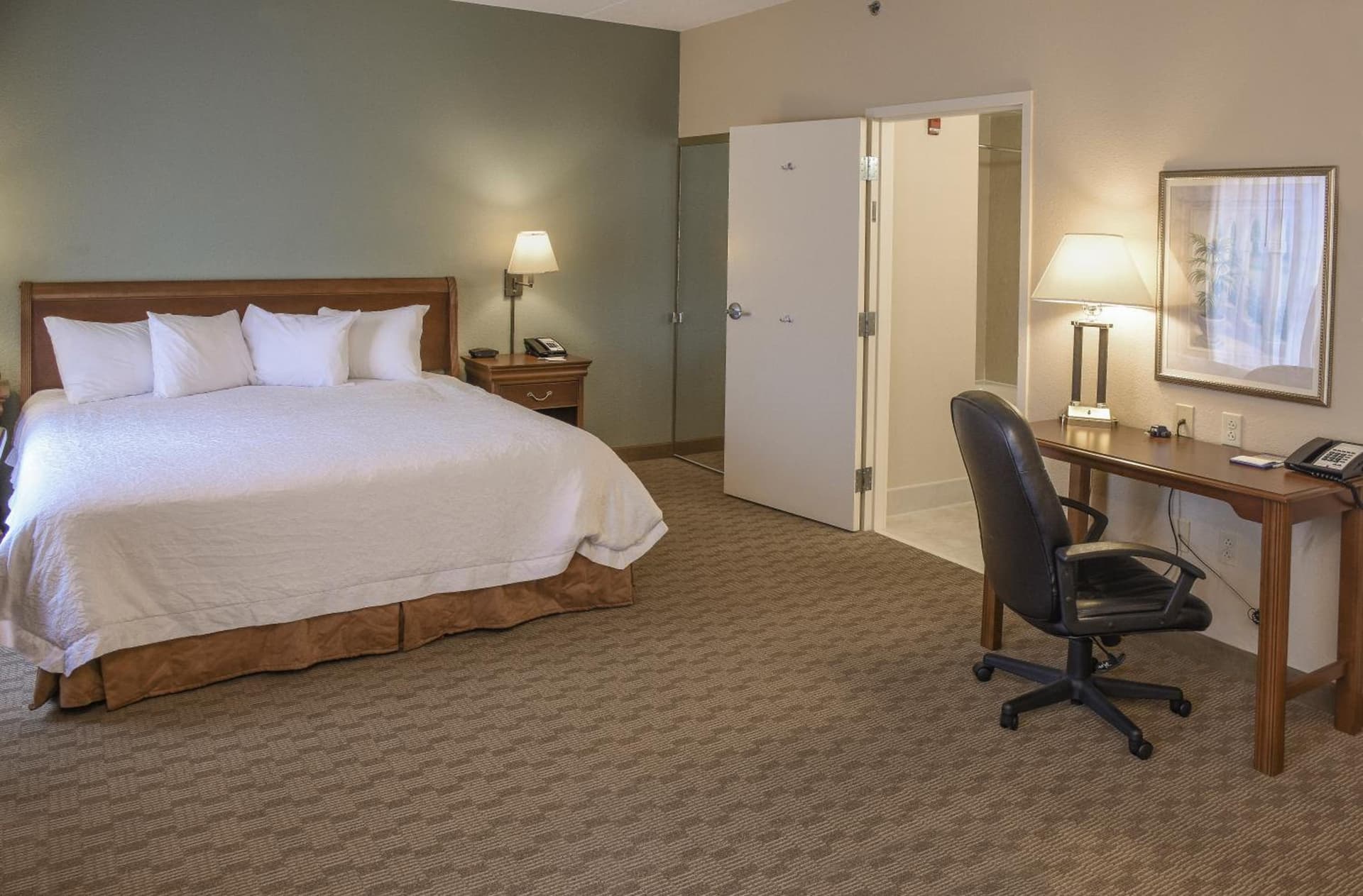 Hampton Inn & Suites Youngstown-Canfield gallery photo in Canfield, OH — image 17