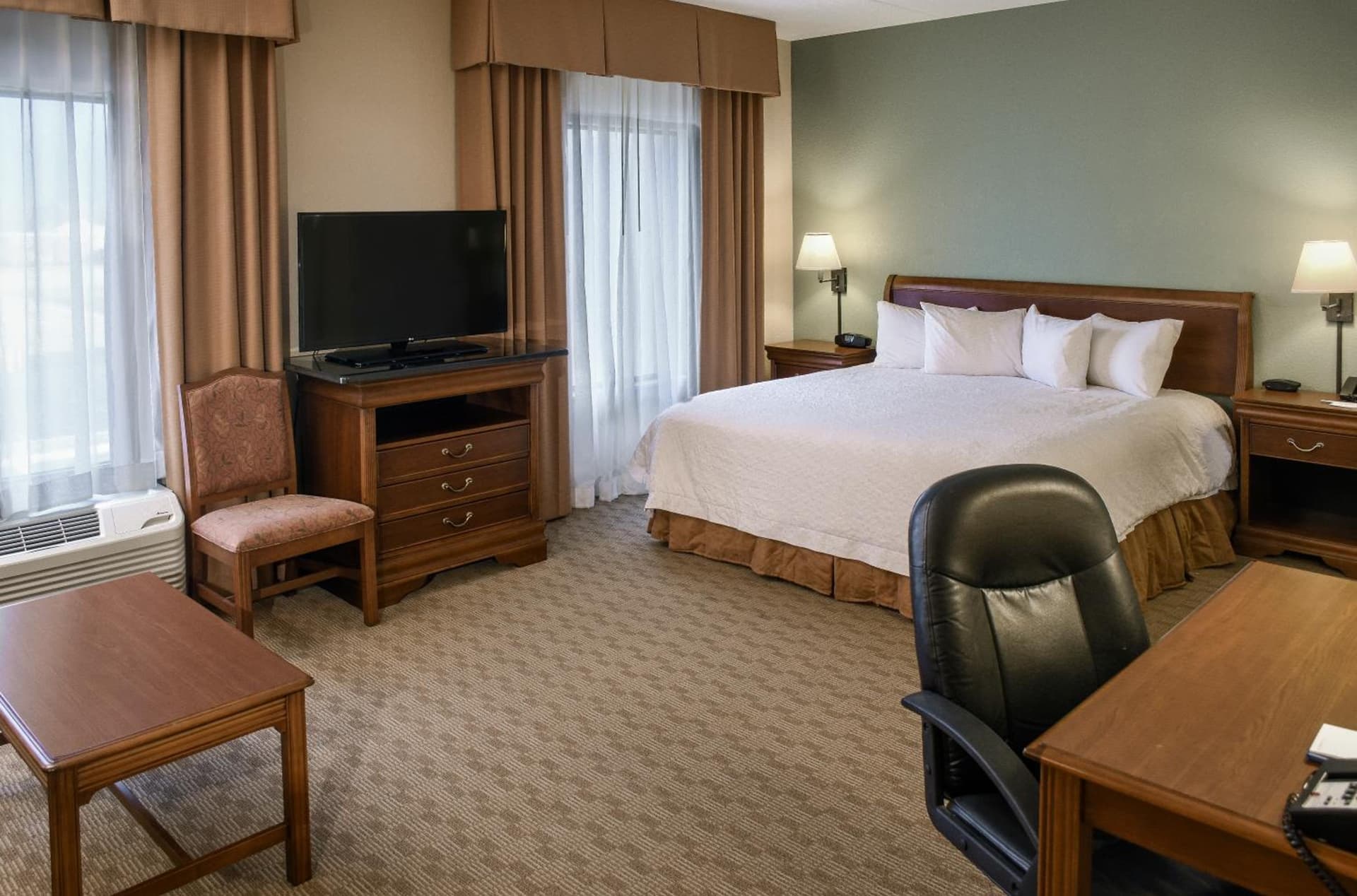 Hampton Inn & Suites Youngstown-Canfield gallery photo in Canfield, OH — image 50