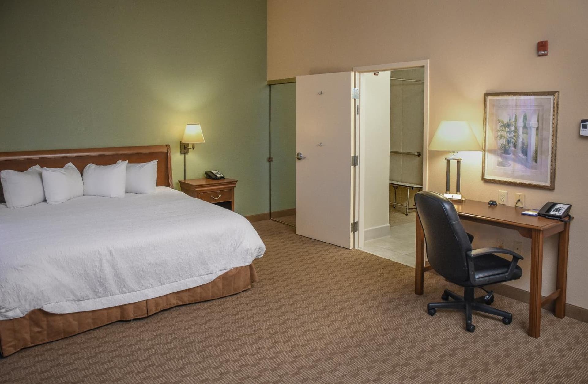 Hampton Inn & Suites Youngstown-Canfield gallery photo in Canfield, OH — image 37