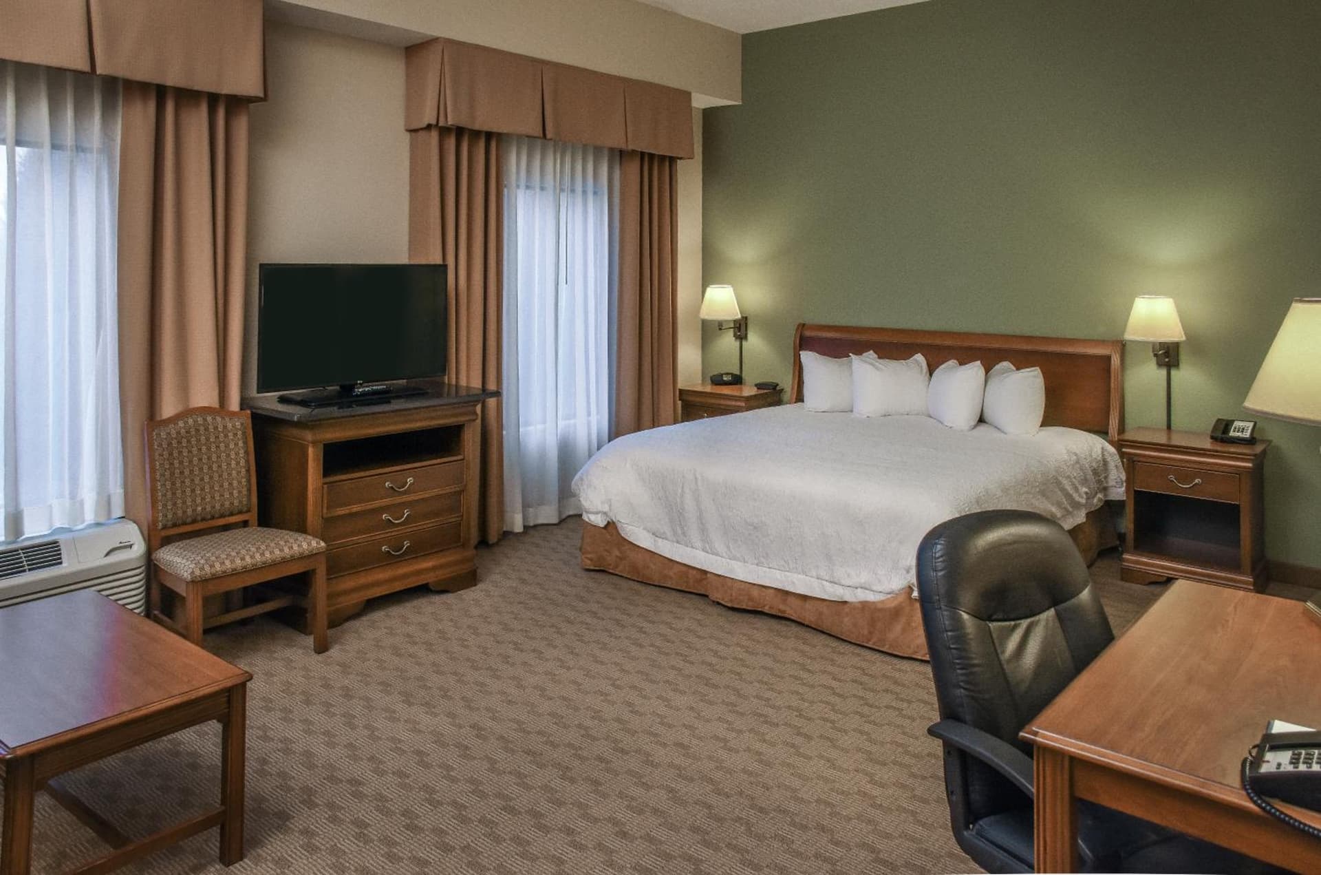 Hampton Inn & Suites Youngstown-Canfield gallery photo in Canfield, OH — image 24