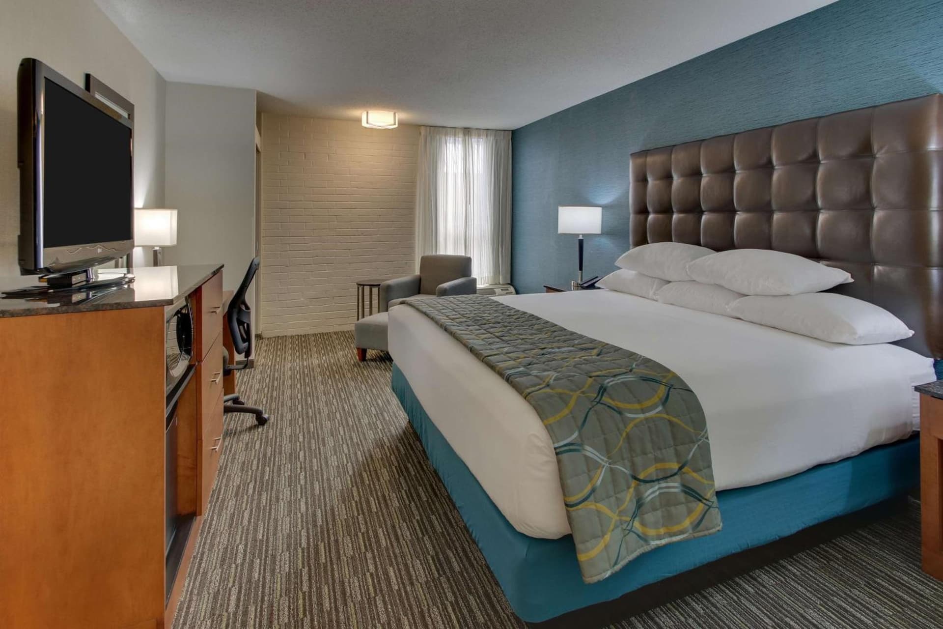 Pear Tree Inn St. Louis Airport gallery photo in Edmundson, MO — image 36
