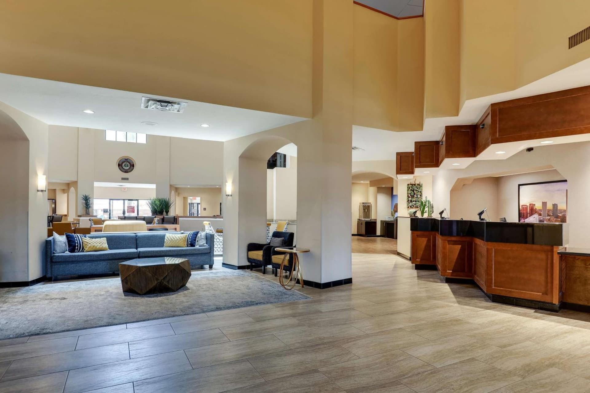 Drury Inn & Suites Phoenix Airport gallery photo in Phoenix, AZ — image 64