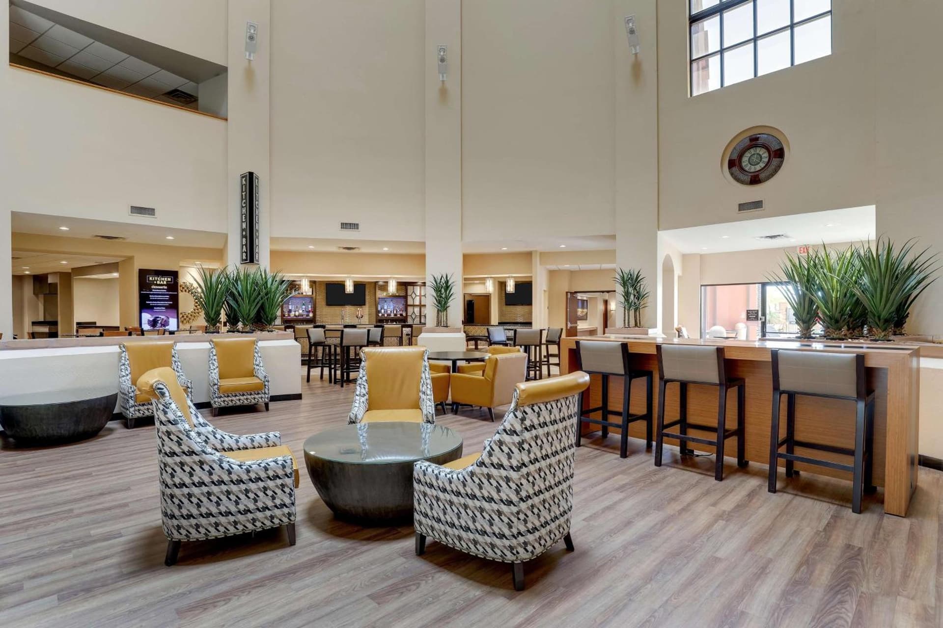 Drury Inn & Suites Phoenix Airport gallery photo in Phoenix, AZ — image 54